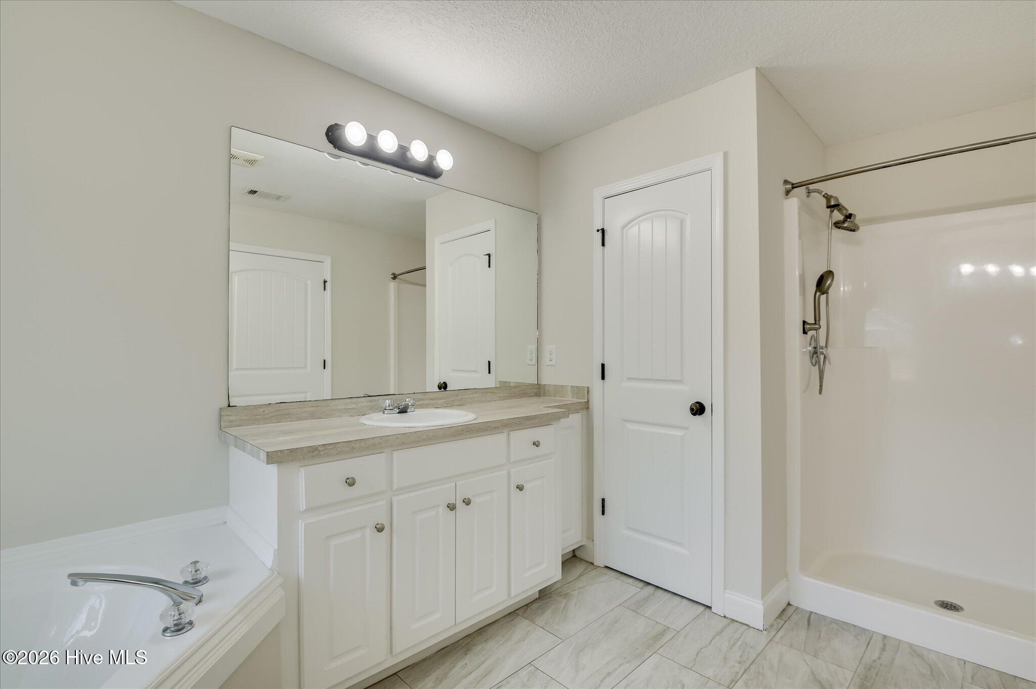 2054 Lake Forest Drive Property Photo 22