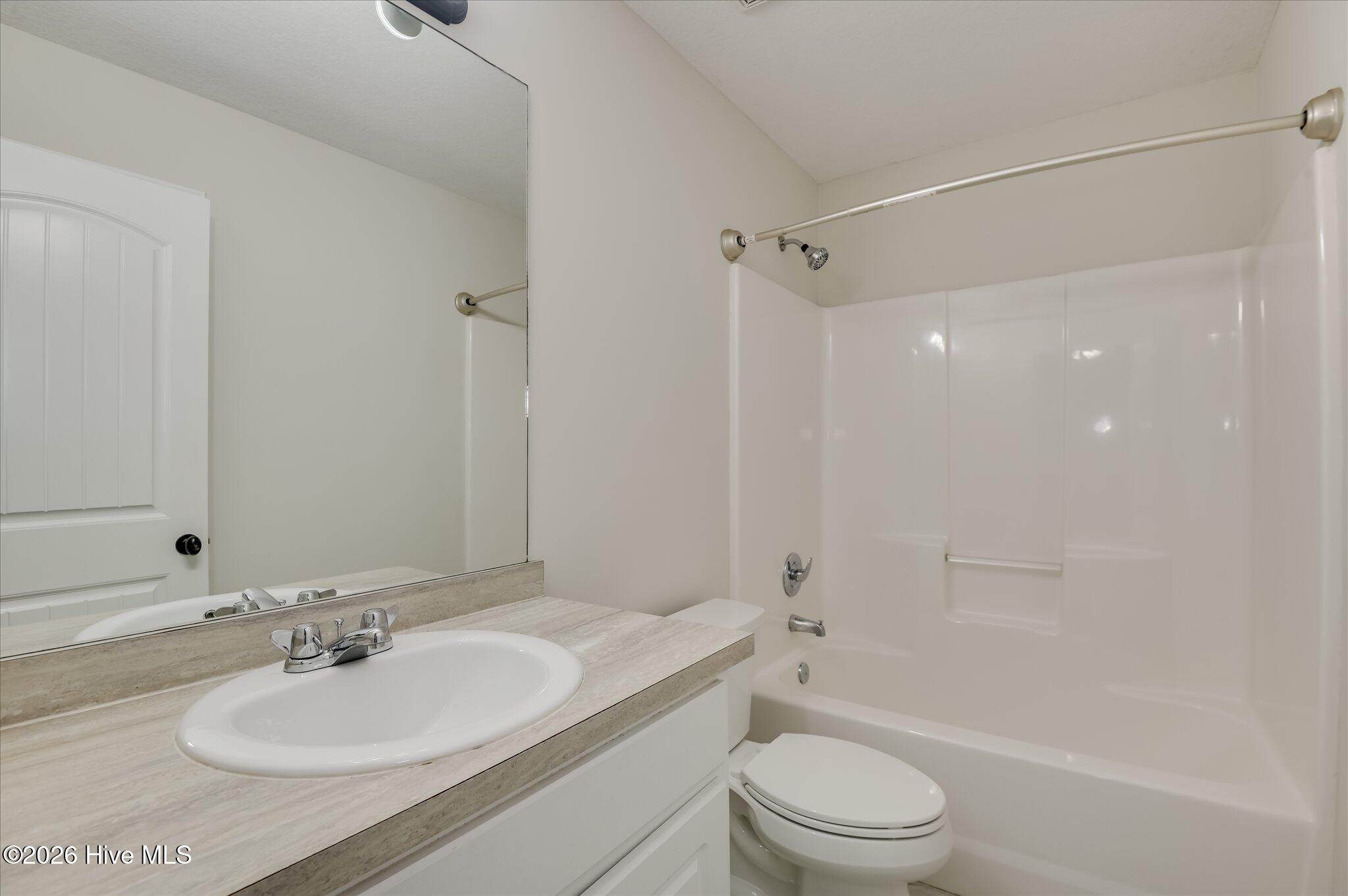 2054 Lake Forest Drive Property Photo 27
