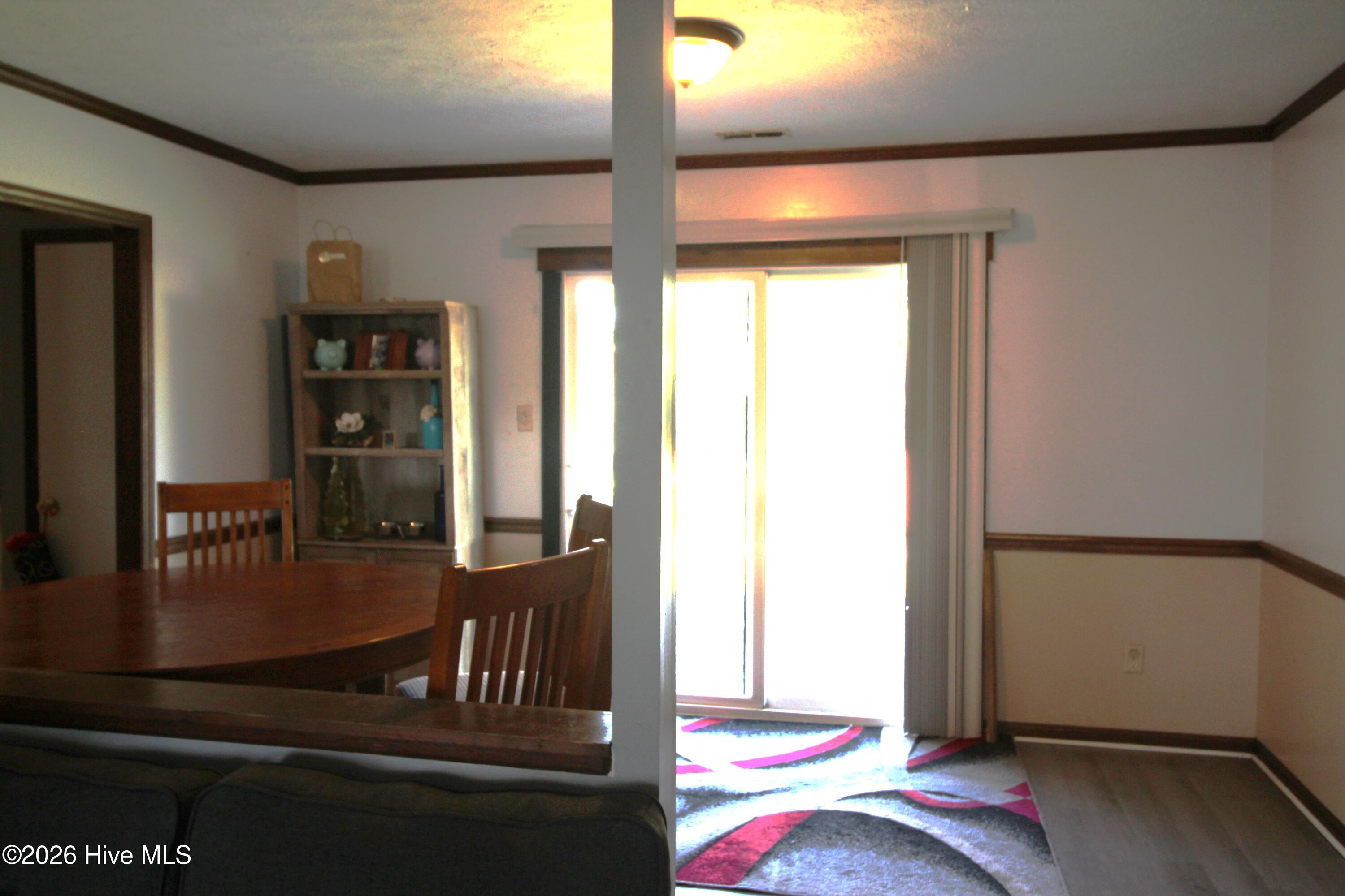 216 Ashwood Court Property Photo 3