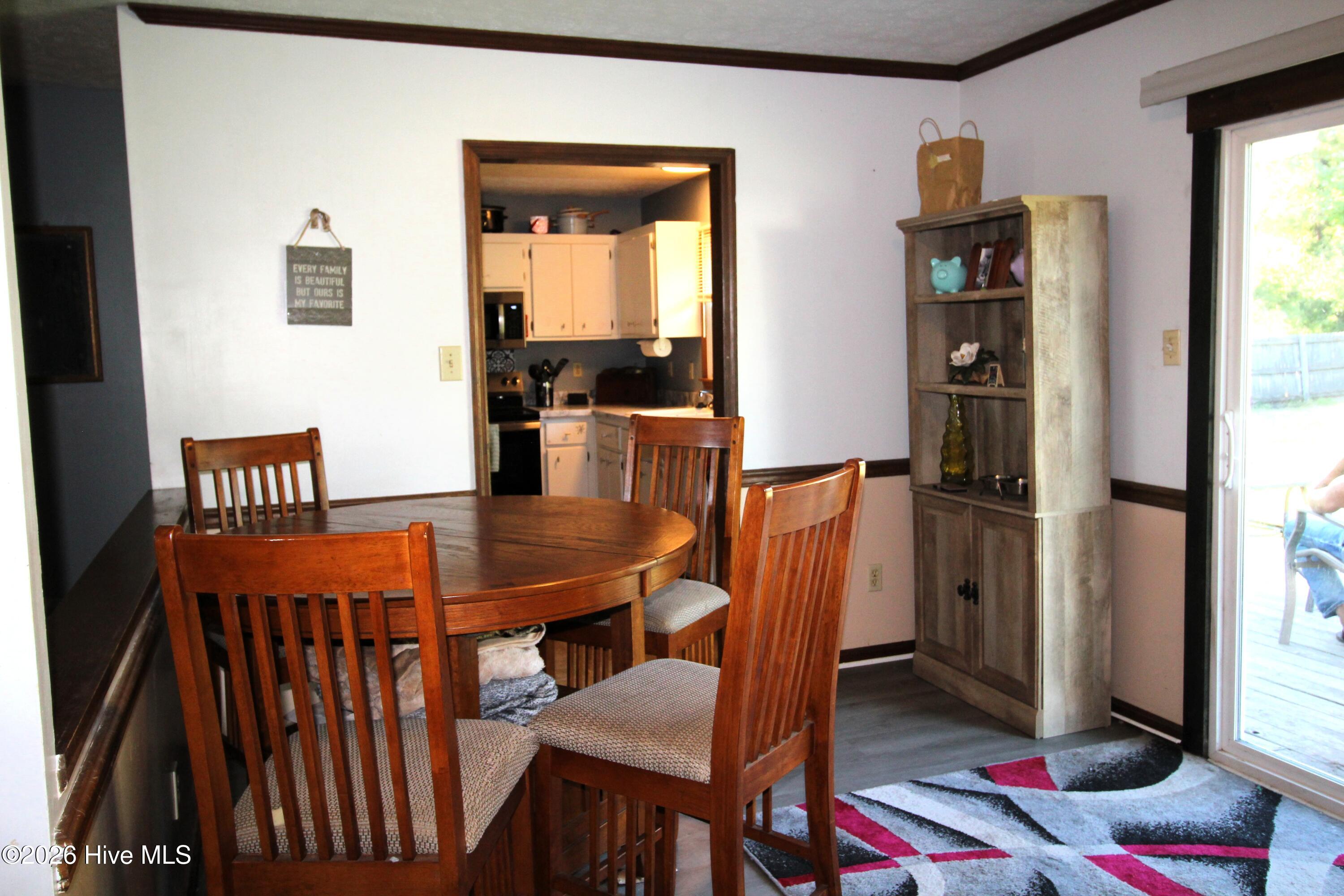 216 Ashwood Court Property Photo 5