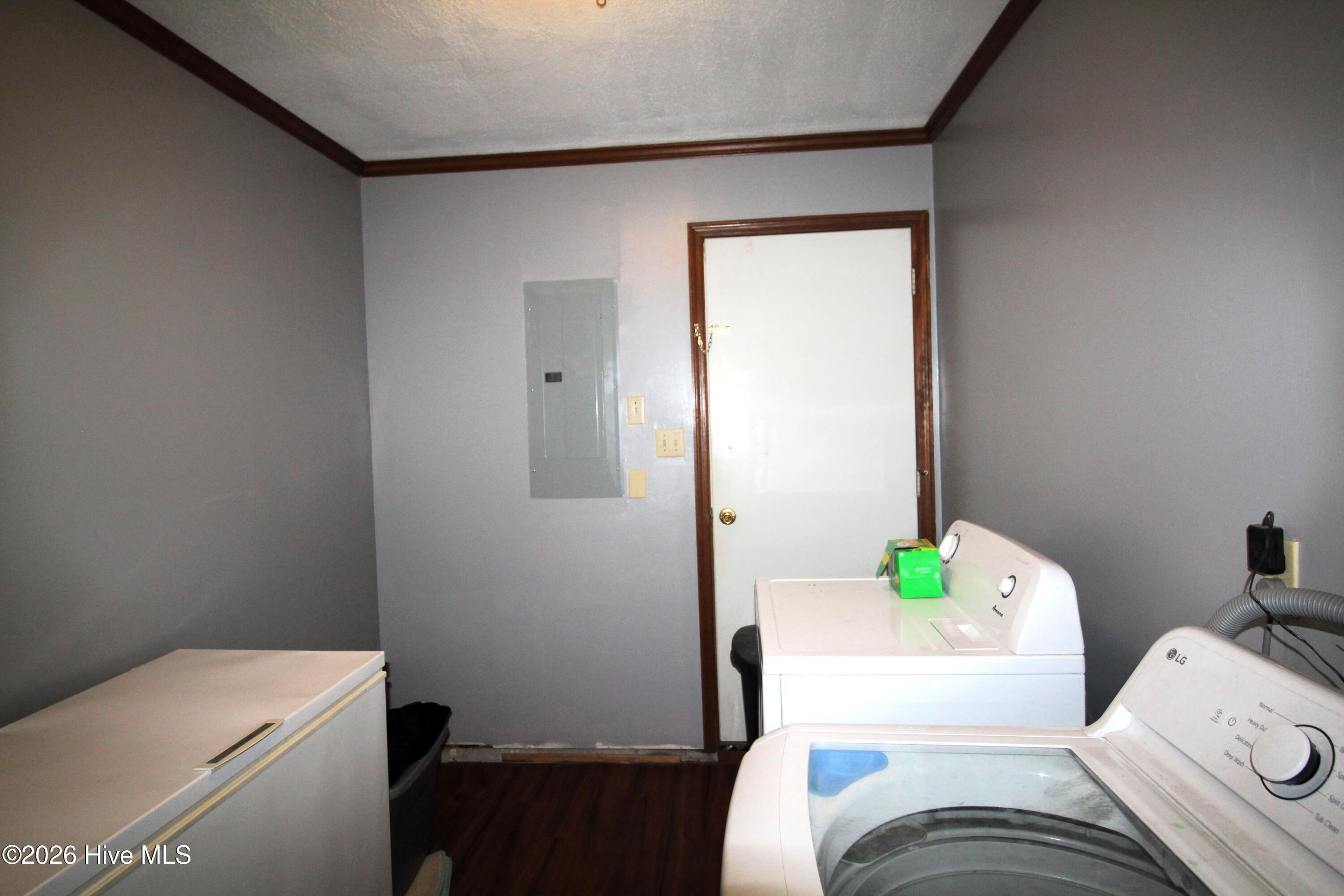 216 Ashwood Court Property Photo 9