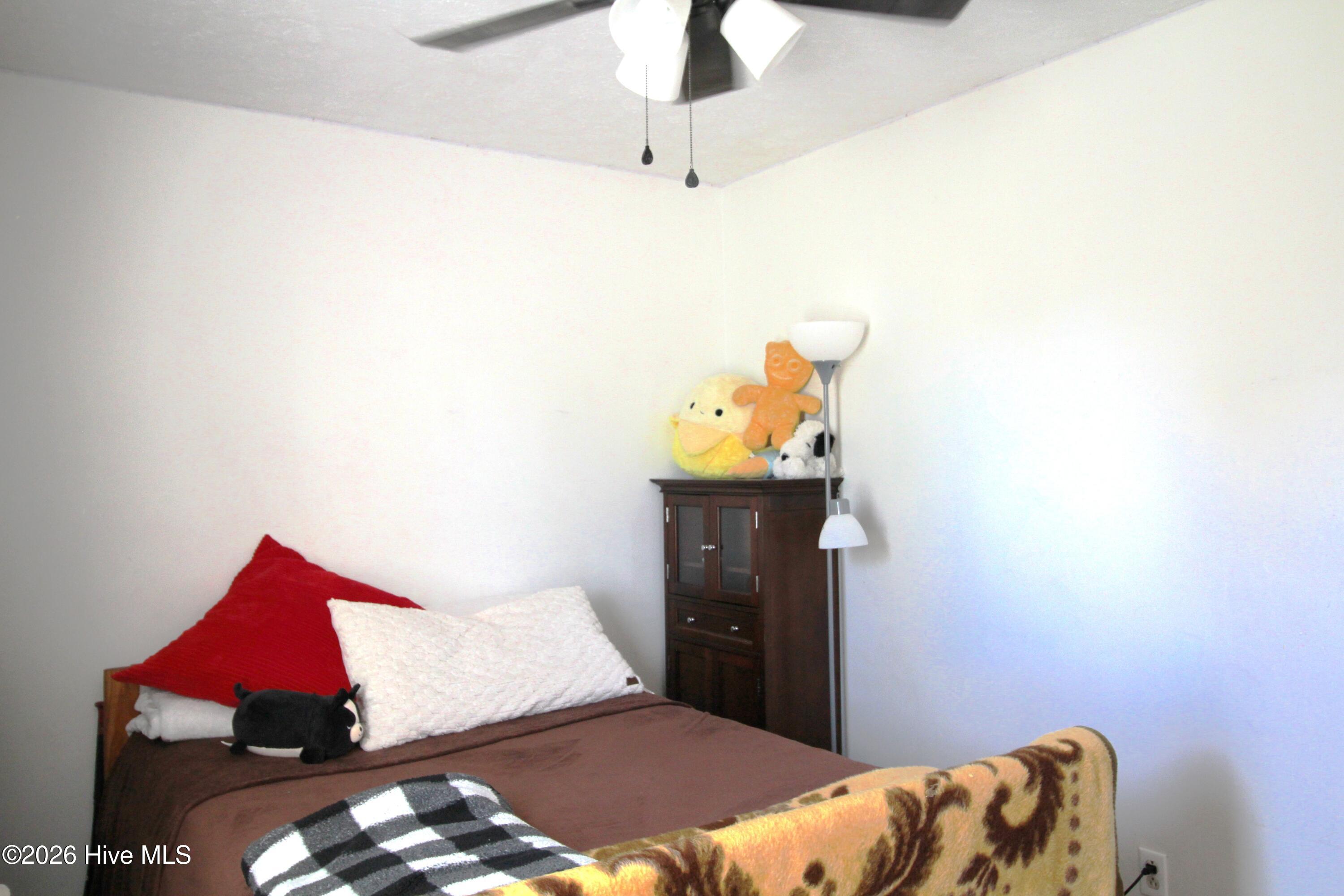 216 Ashwood Court Property Photo 12