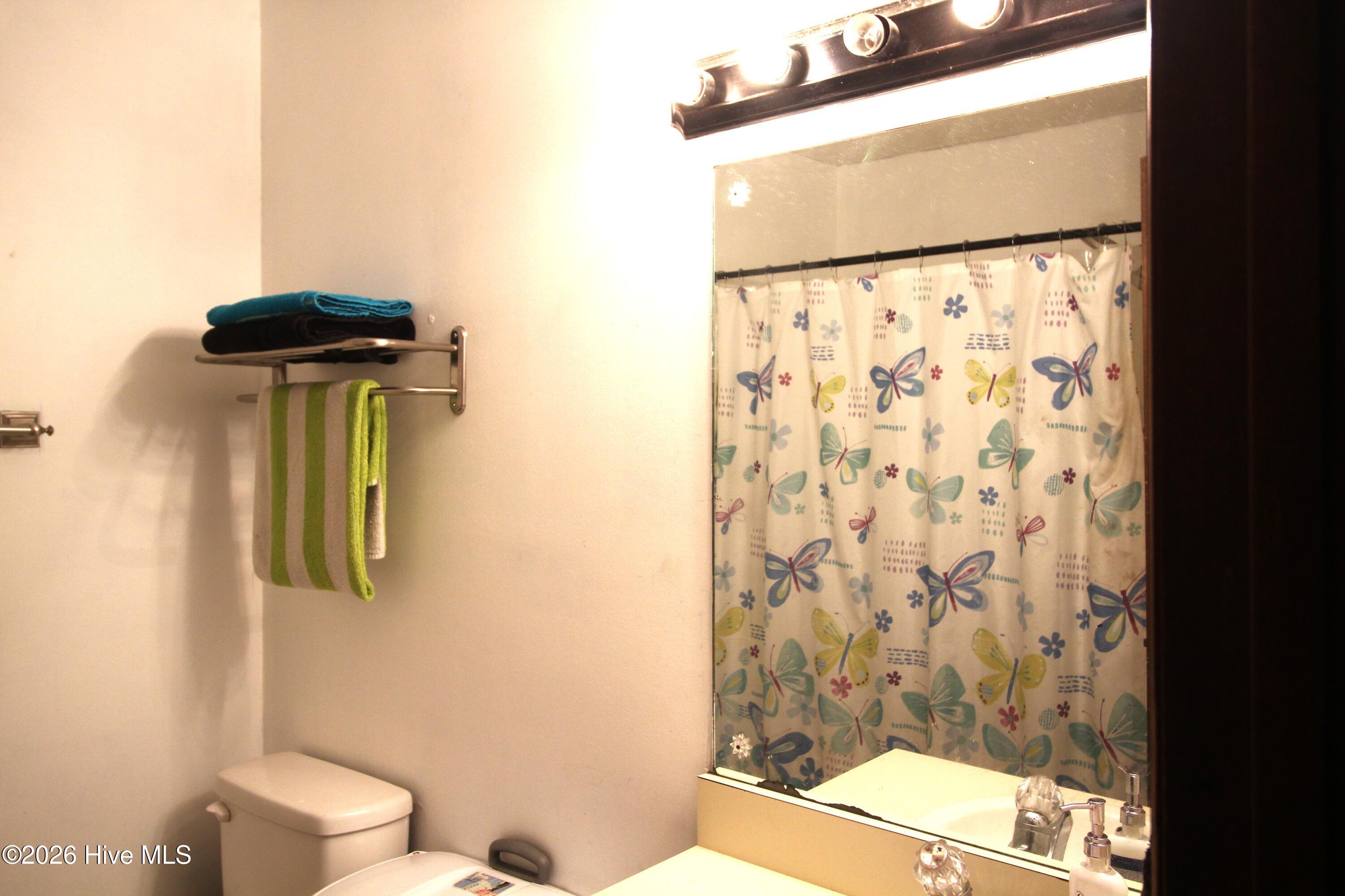 216 Ashwood Court Property Photo 16