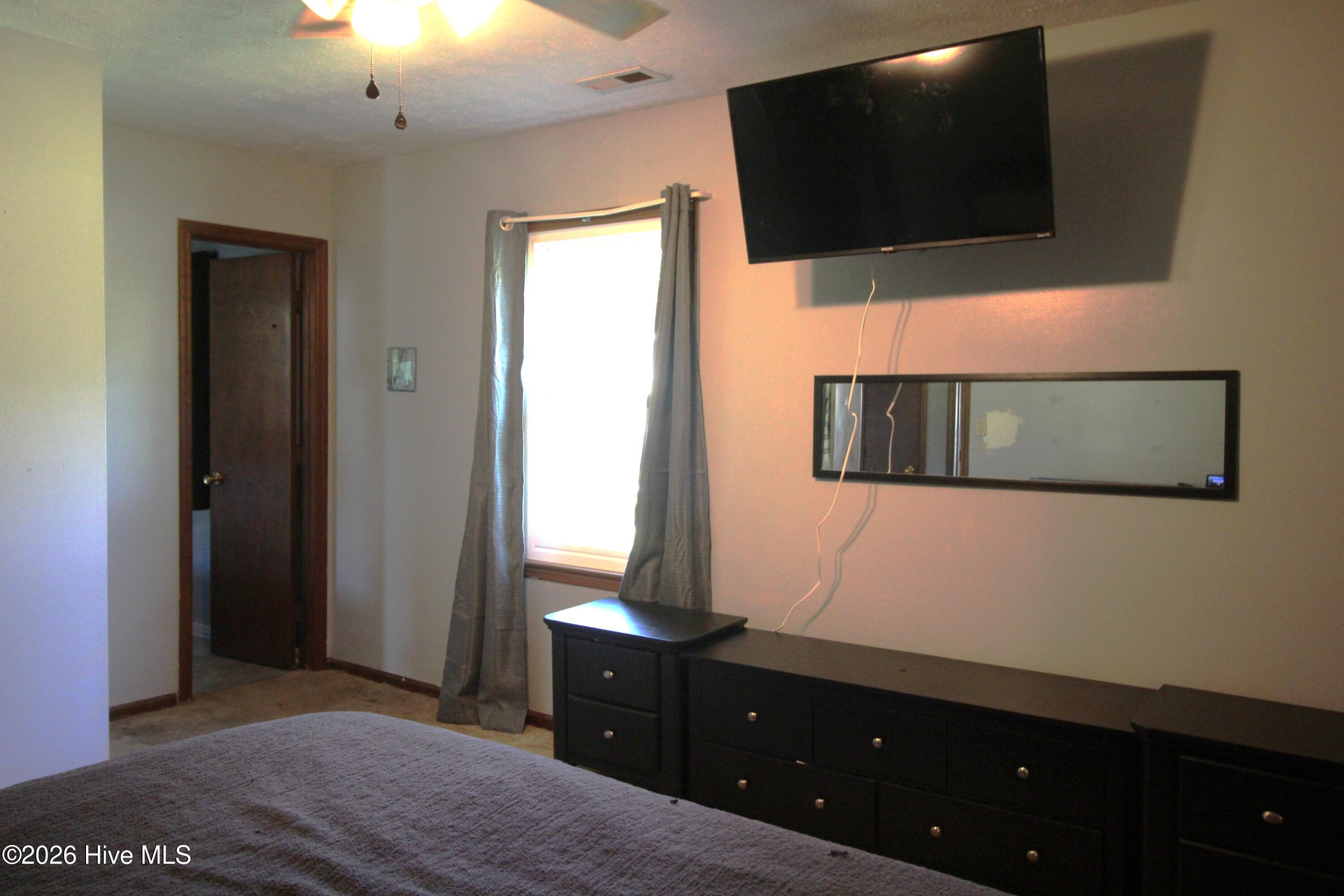 216 Ashwood Court Property Photo 18
