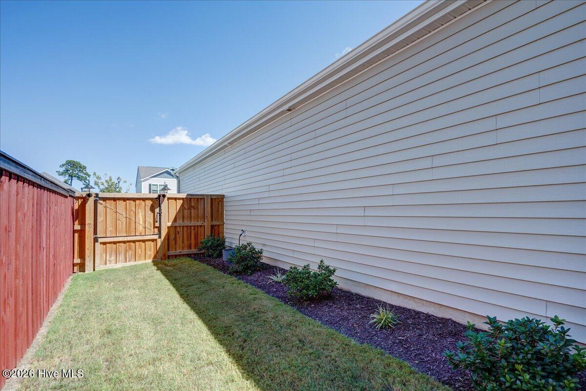 2010 Montford Drive Property Photo 6