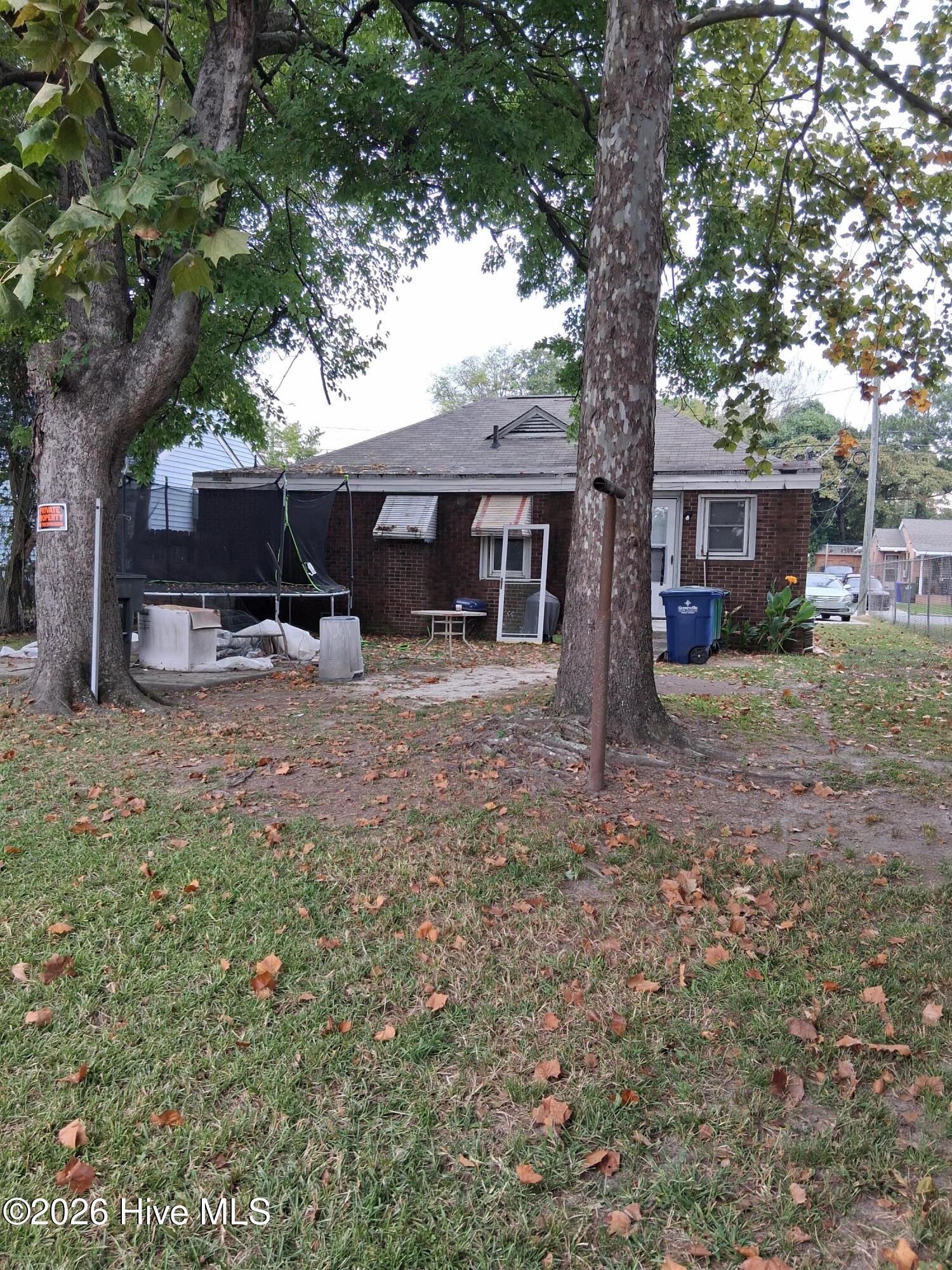 1219 Davenport Street Property Photo 4