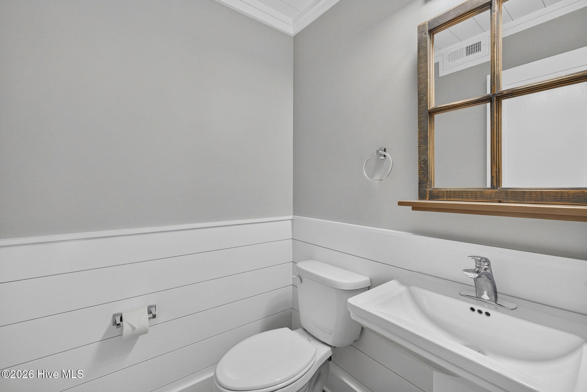 4140 Spirea Drive Property Photo 4