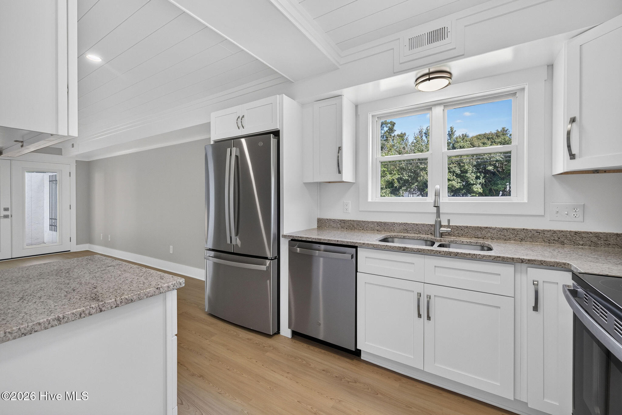 4140 Spirea Drive Property Photo 6
