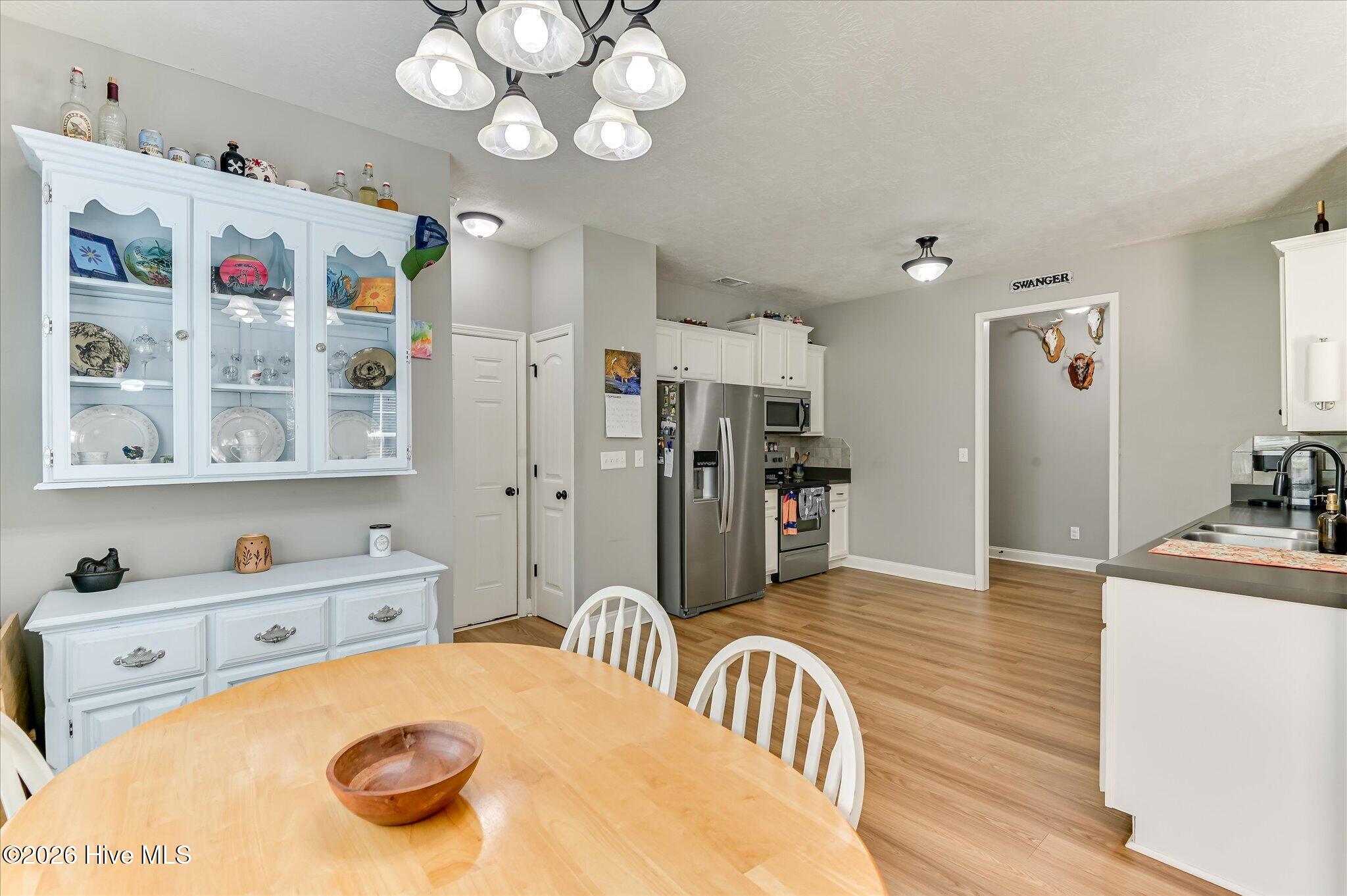 477 Del Rio Road Property Photo 12