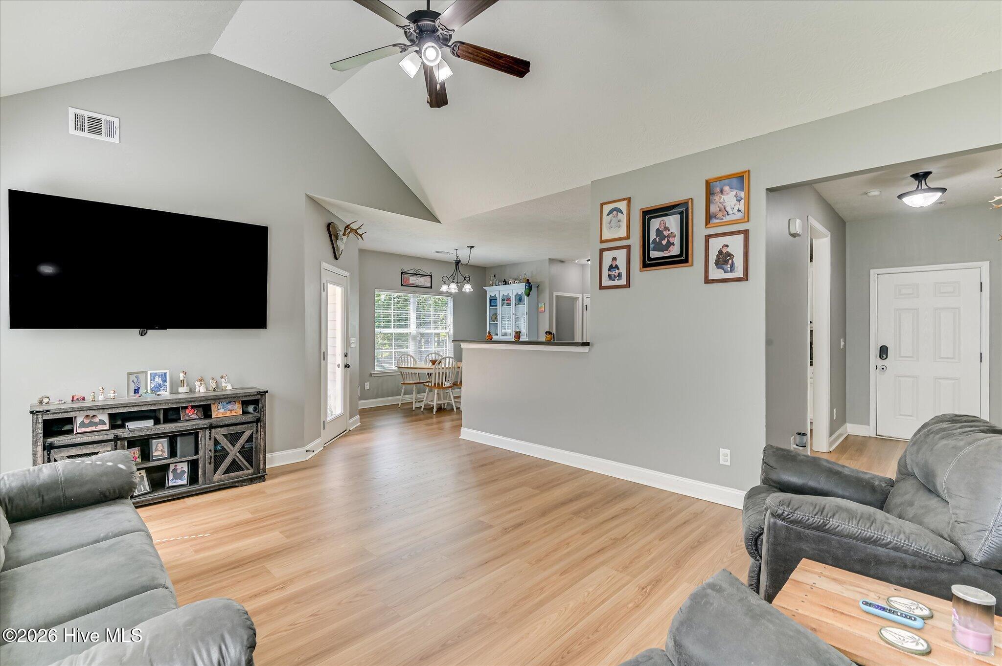 477 Del Rio Road Property Photo 16