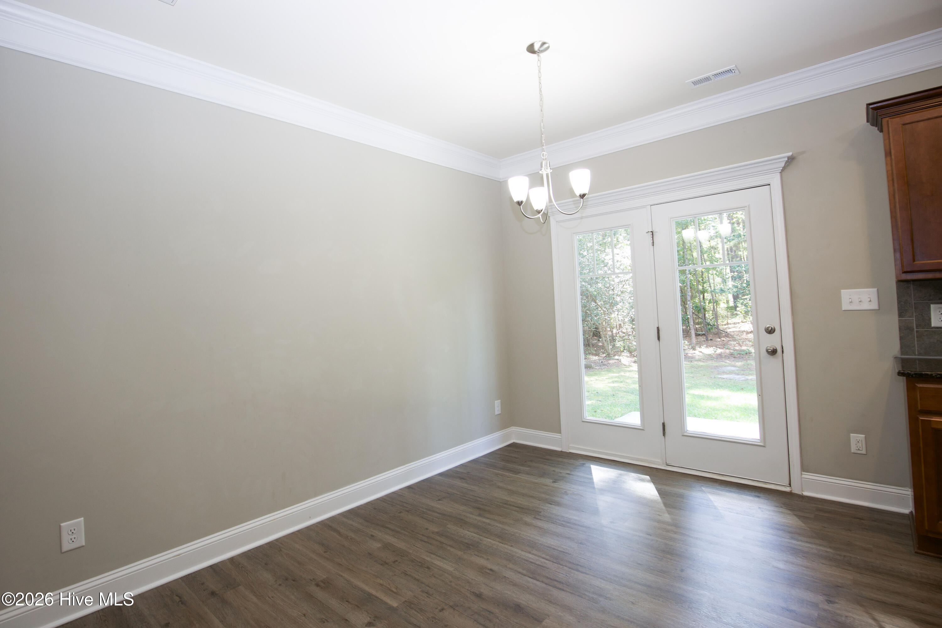 655 Bald Eagle Drive Property Photo 8