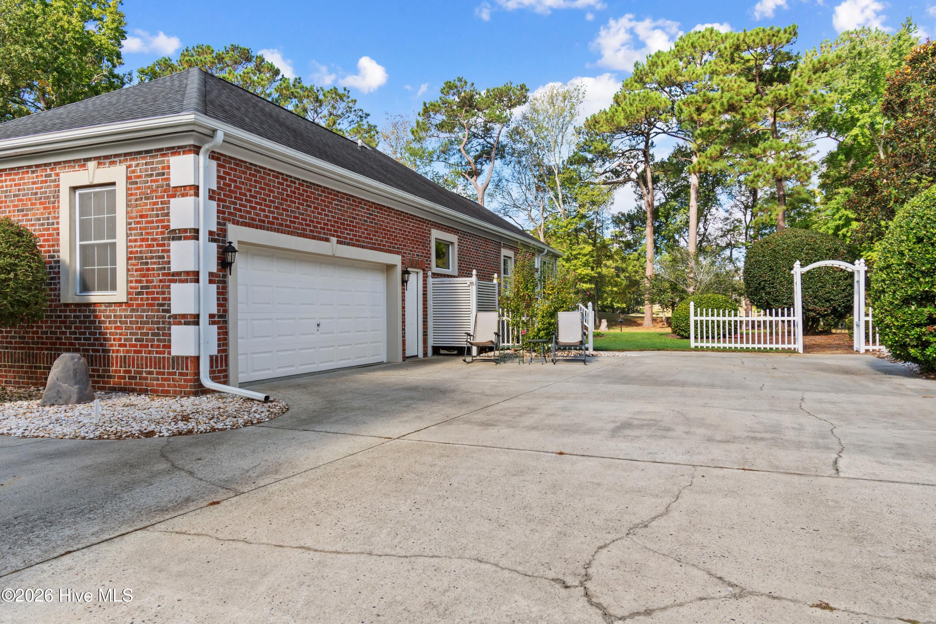 169 Staffordshire Place Sw Property Photo 4