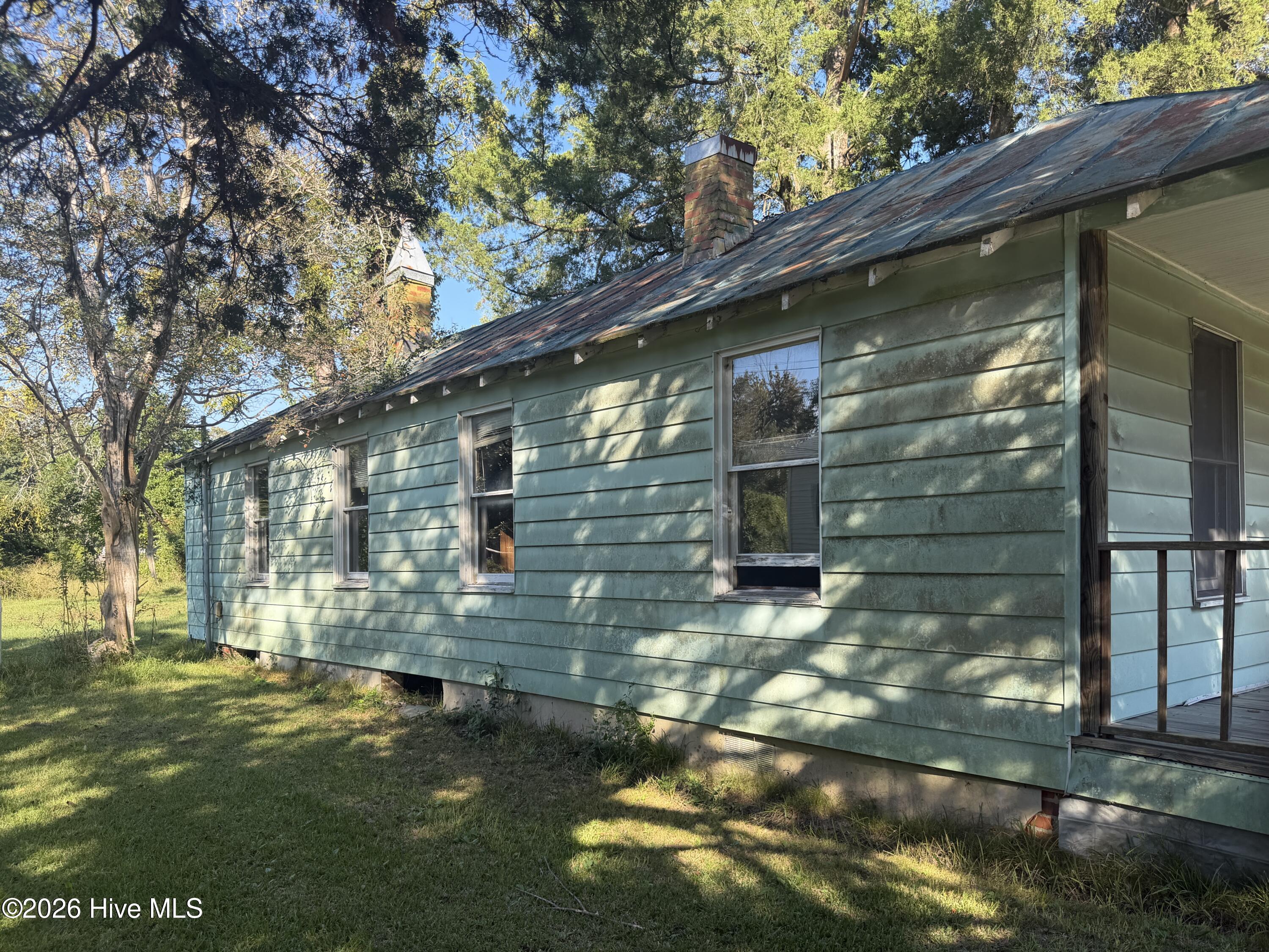 2204 Oaks Road Property Photo 4