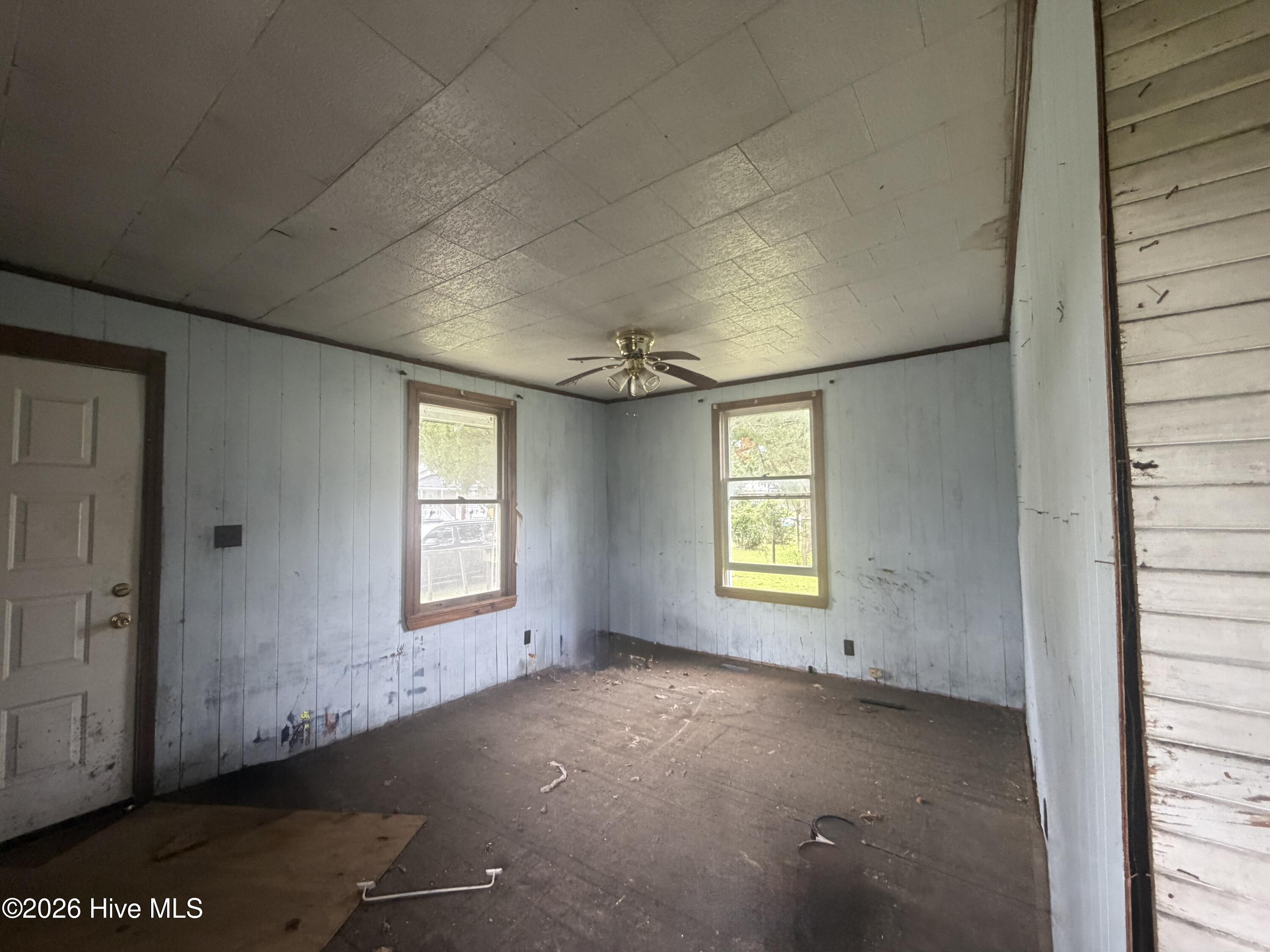 2204 Oaks Road Property Photo 6