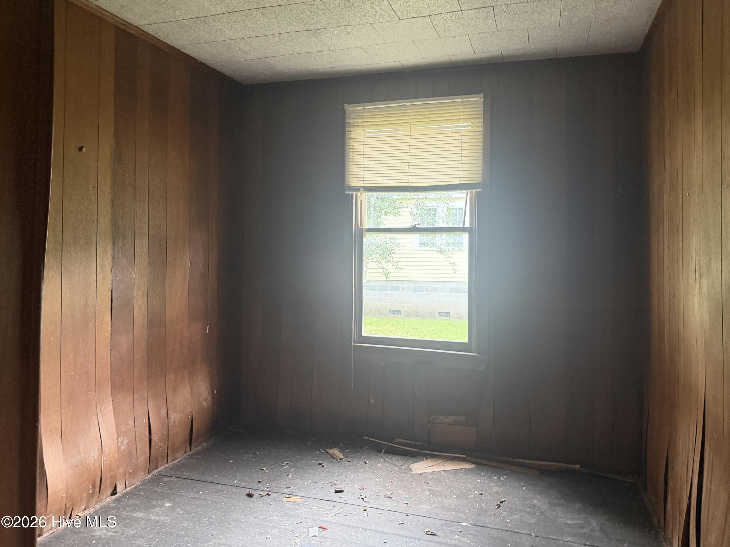 2204 Oaks Road Property Photo 8