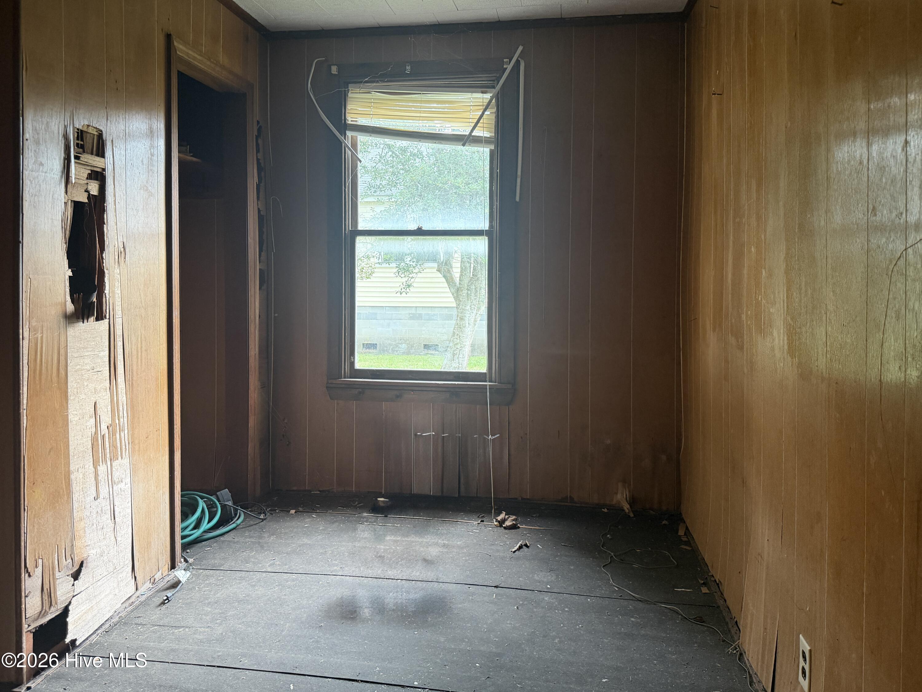2204 Oaks Road Property Photo 10