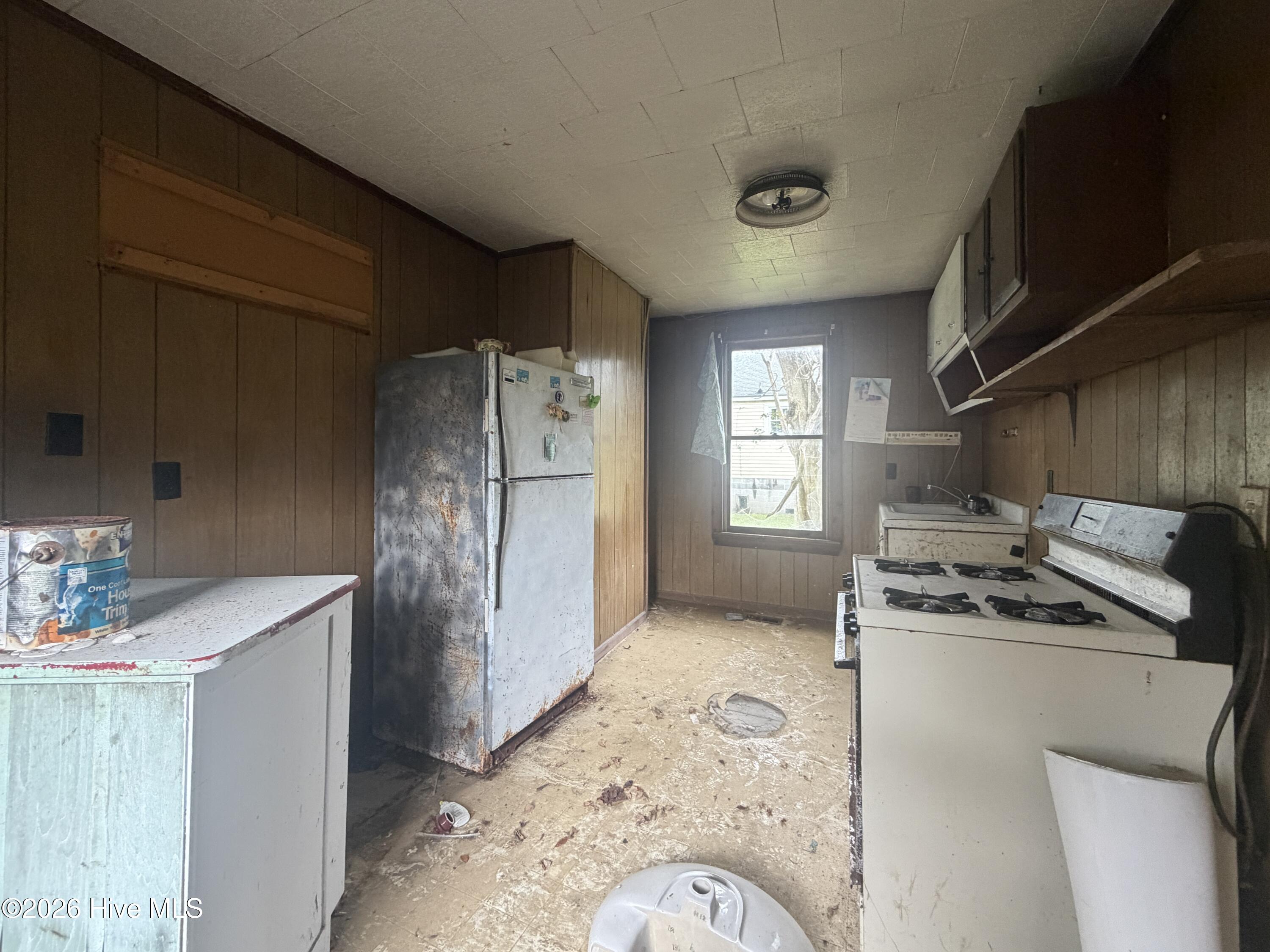 2204 Oaks Road Property Photo 11