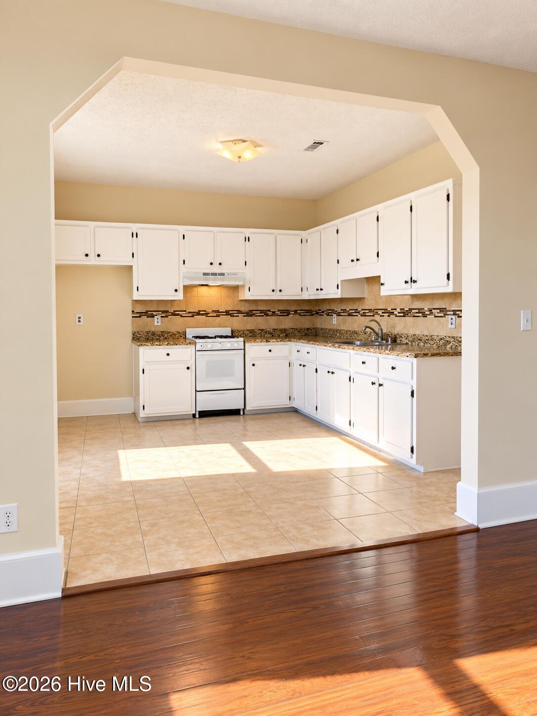 313 Ellis Street Property Photo 14