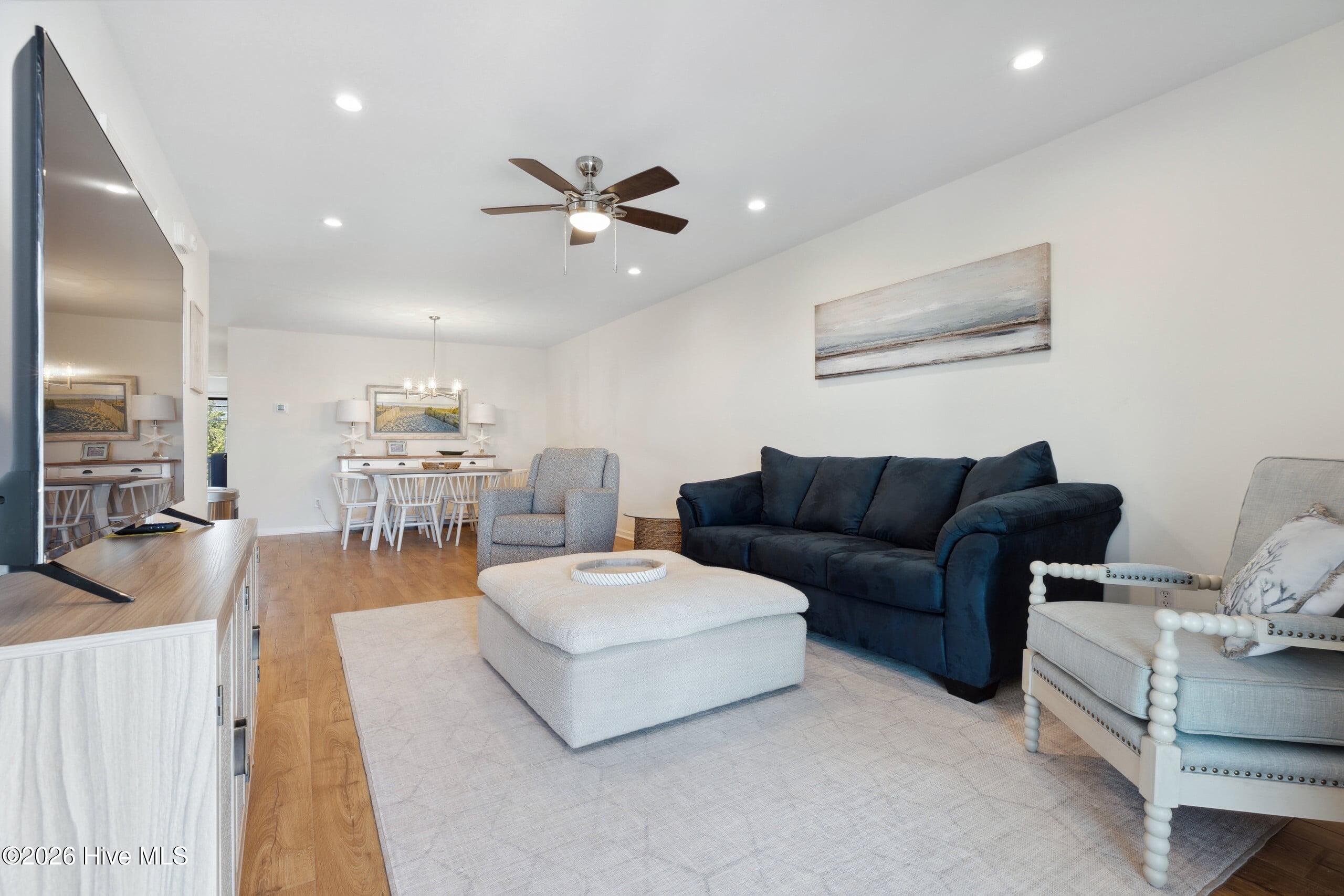 608 N Carolina Beach Avenue N Unit 1b Property Photo 4