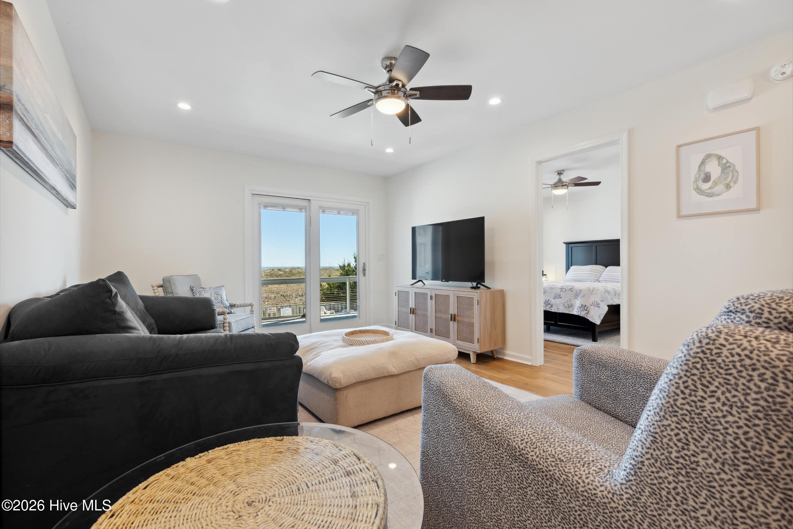 608 N Carolina Beach Avenue N Unit 1b Property Photo 6