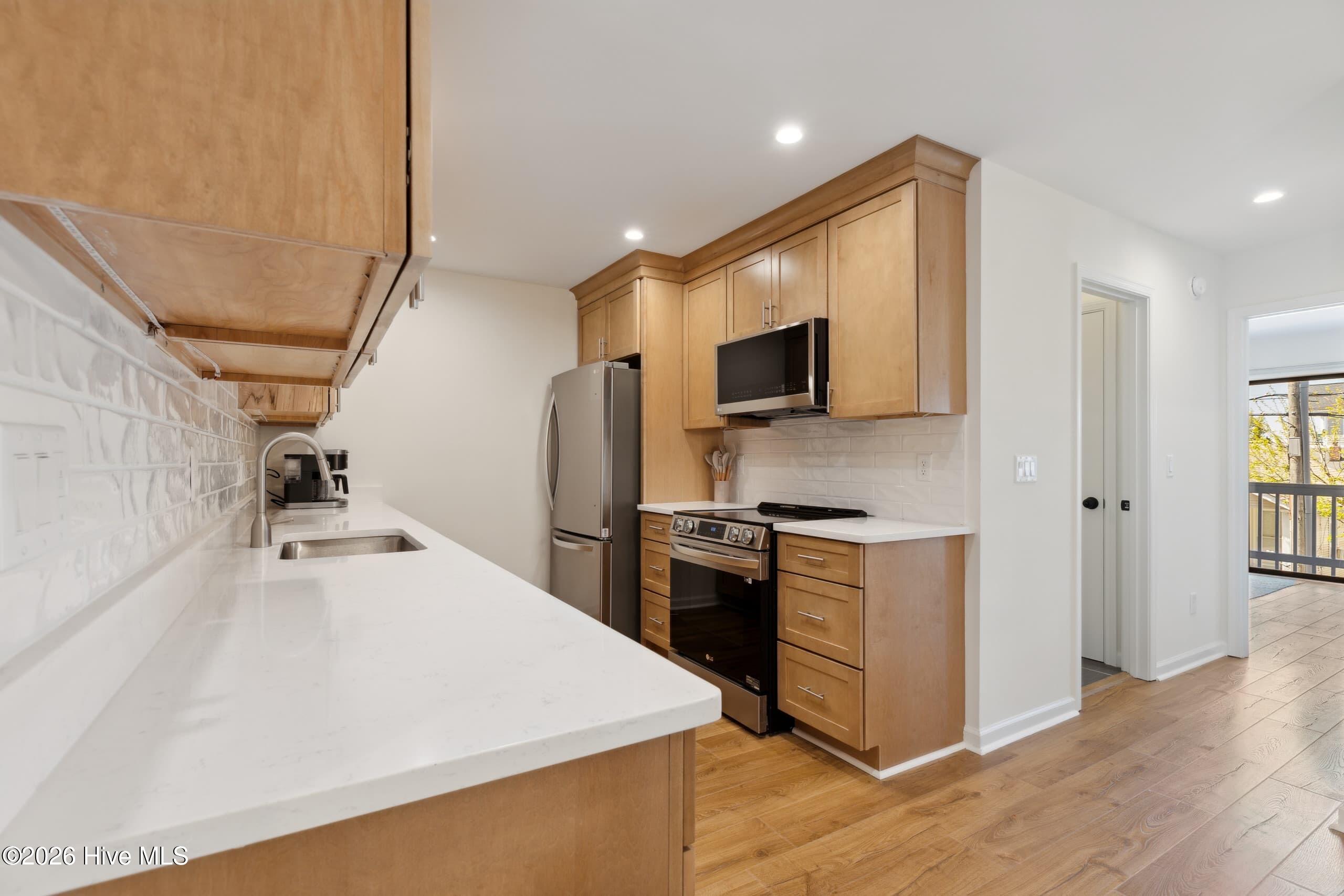 608 N Carolina Beach Avenue N Unit 1b Property Photo 12