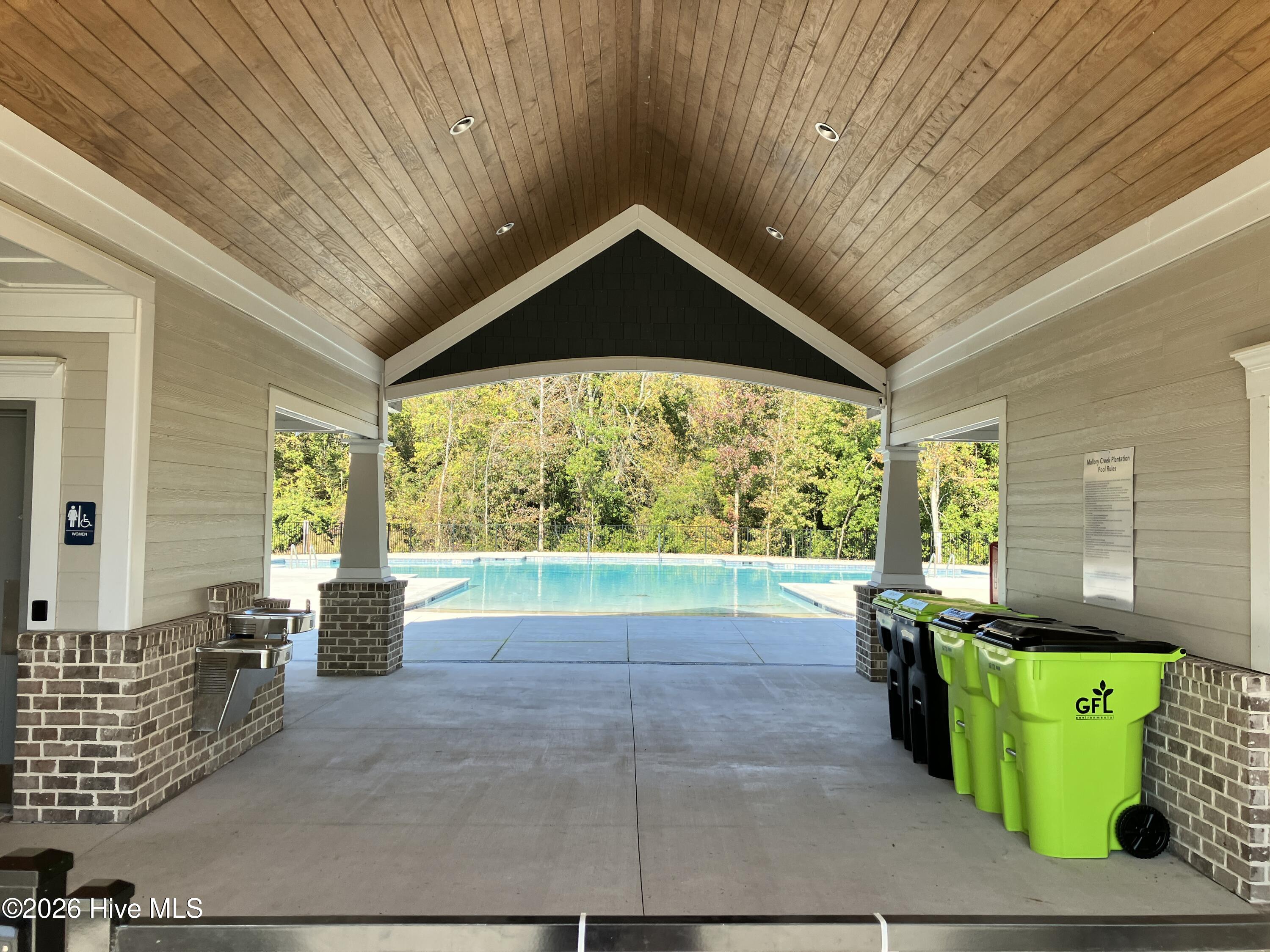 8262 Paramount Point Property Photo 36