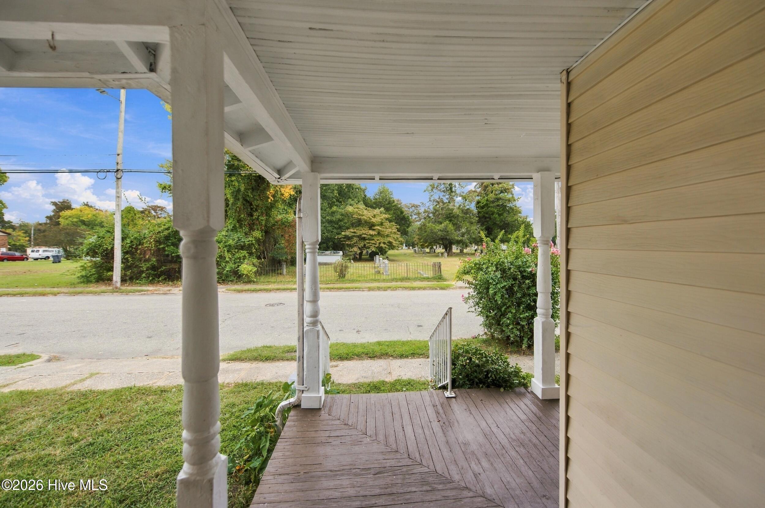 226 King Street Property Photo 38