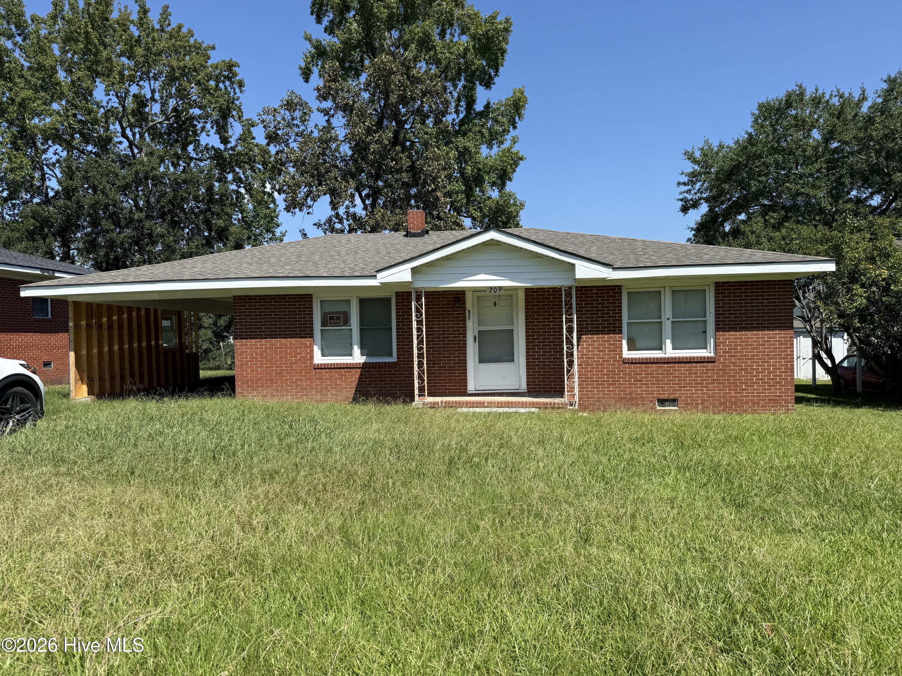 209 Peaks Street Property Photo 1
