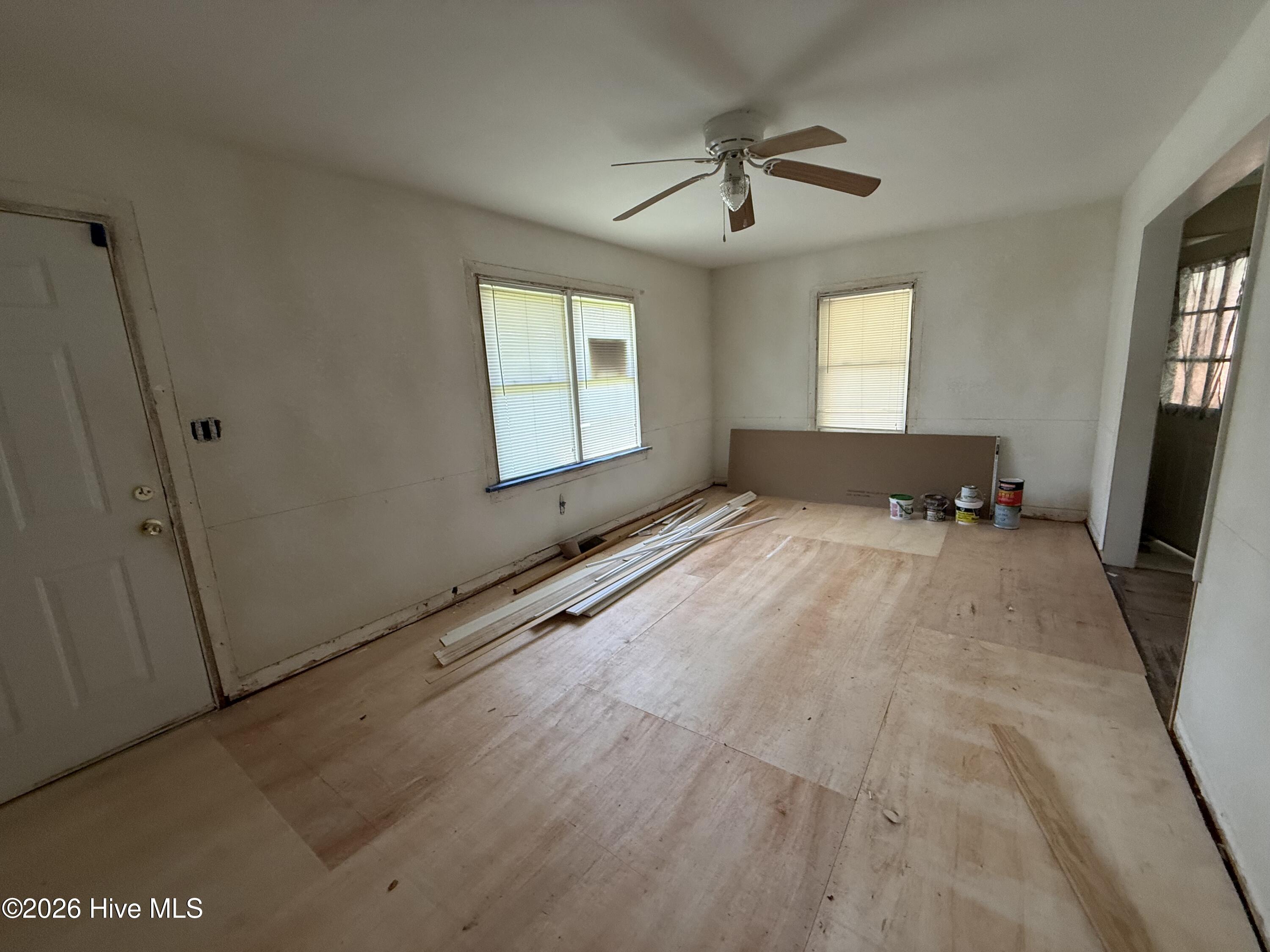 209 Peaks Street Property Photo 2