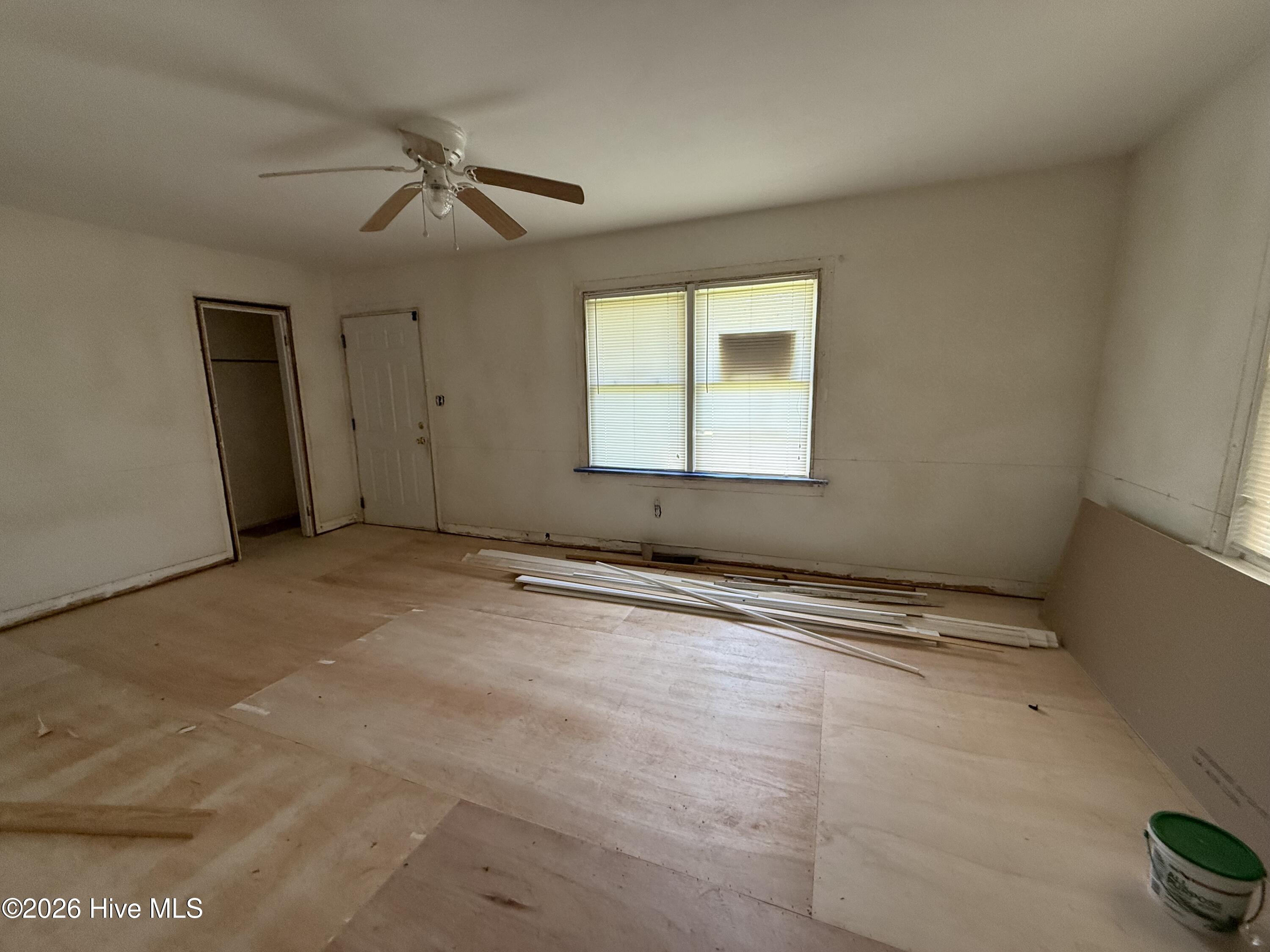 209 Peaks Street Property Photo 3