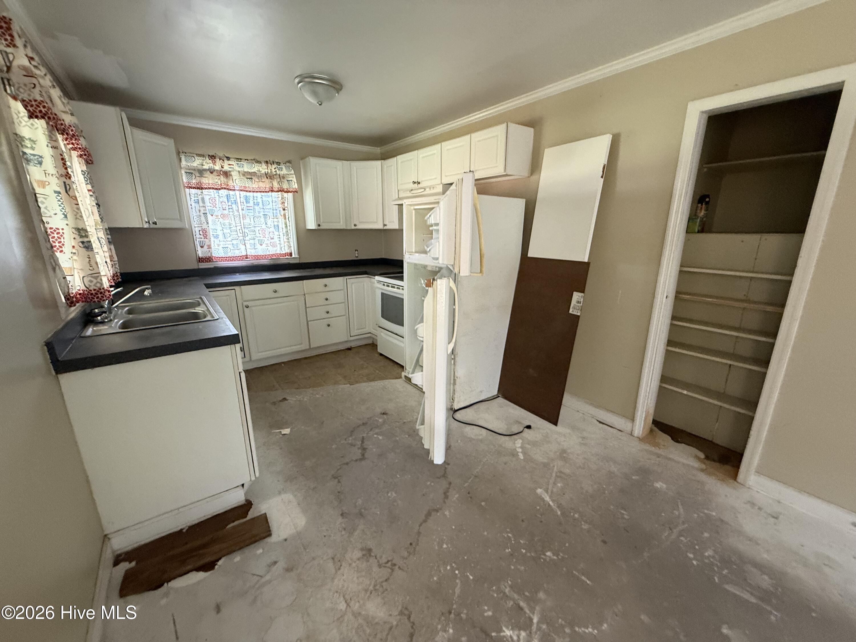 209 Peaks Street Property Photo 6