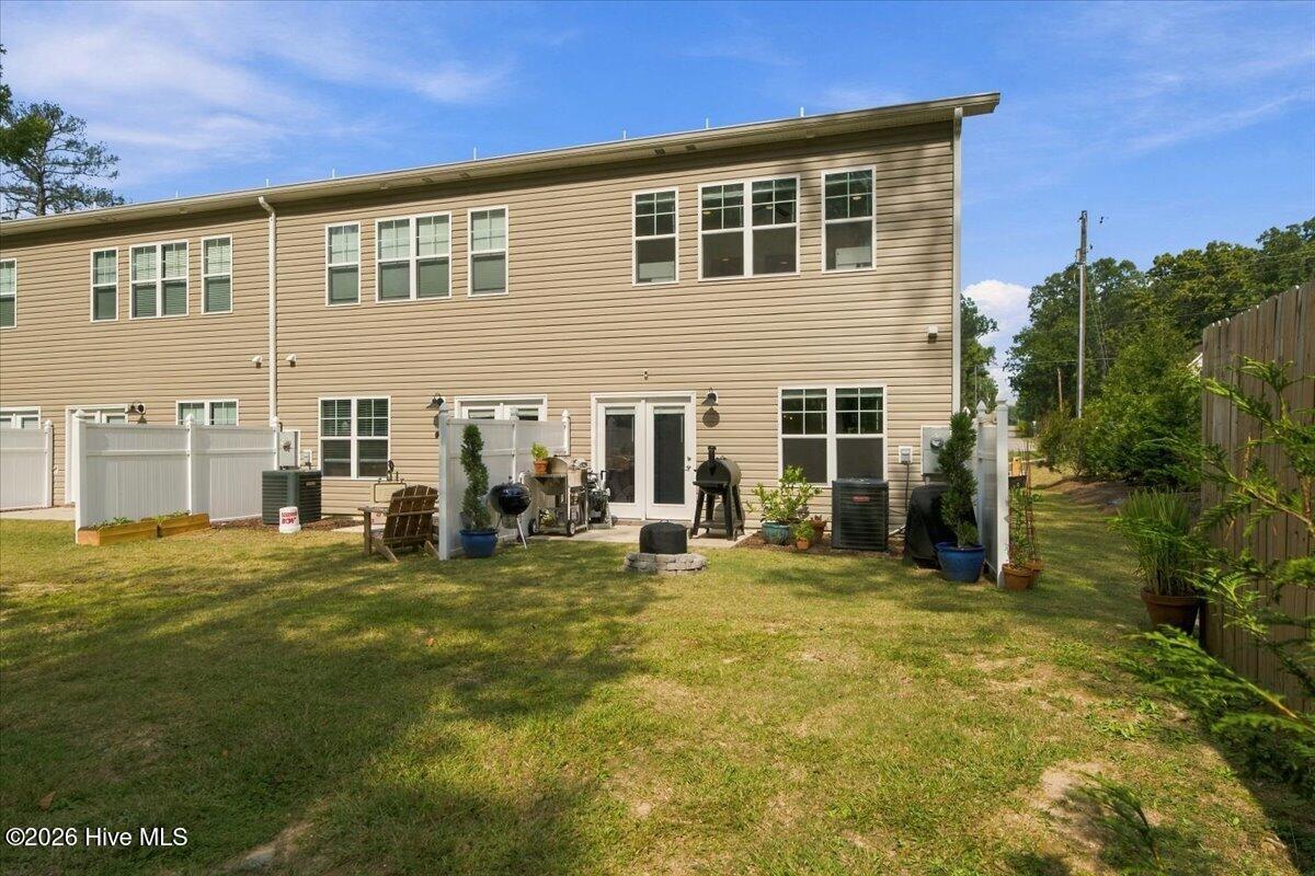 391 James Street Property Photo 11