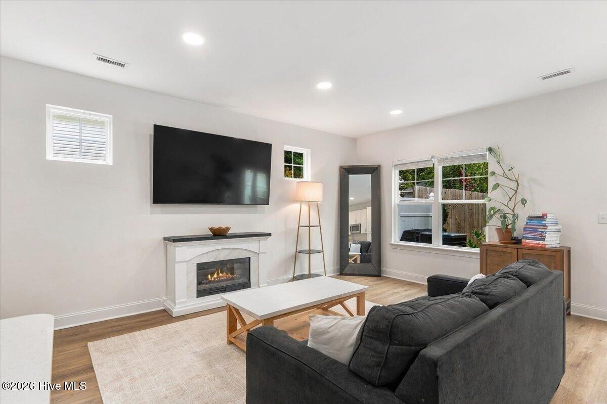 391 James Street Property Photo 29