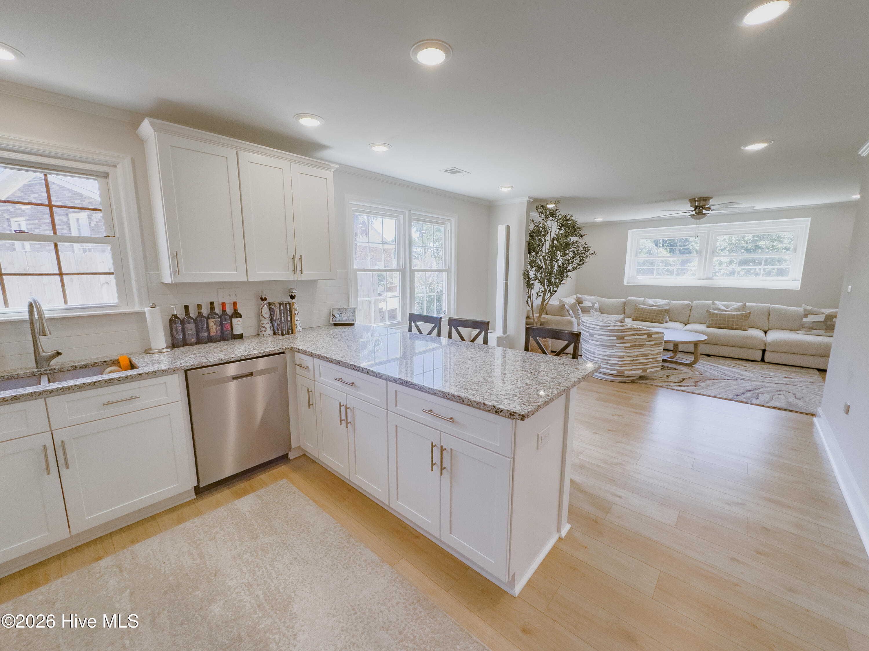 4323 Alpine Way Property Photo 8