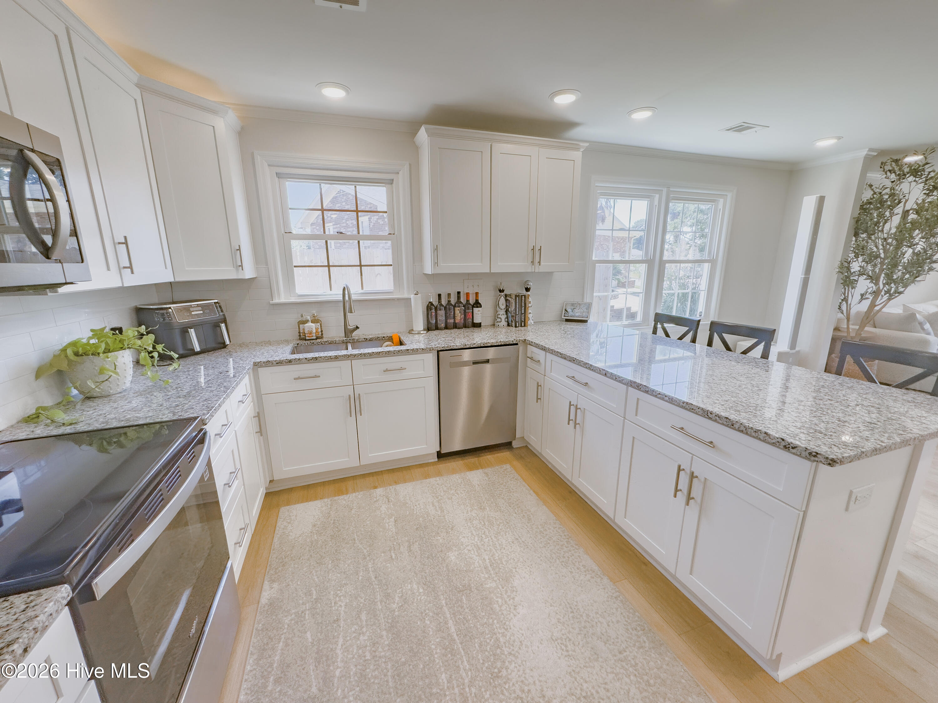 4323 Alpine Way Property Photo 10