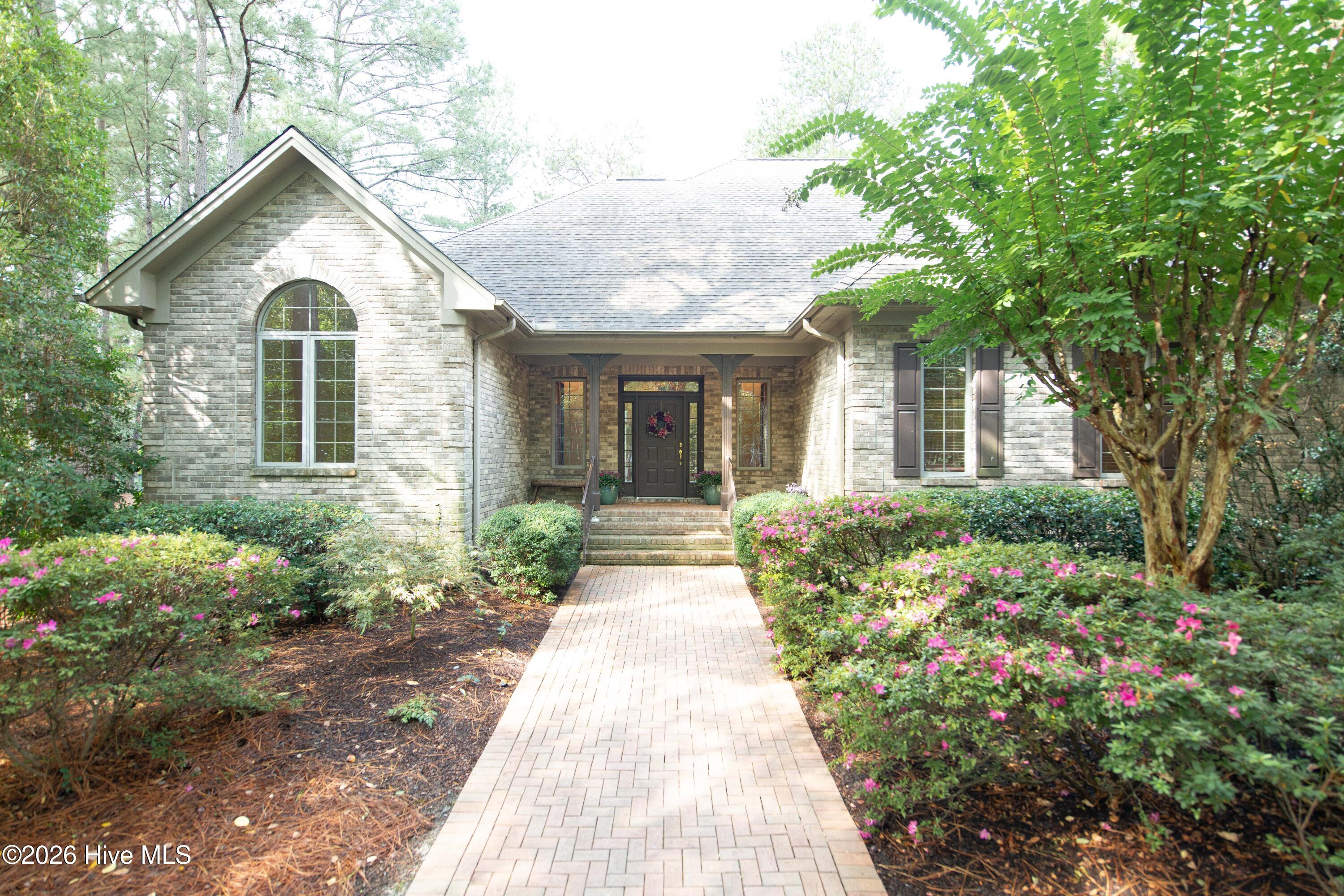 14 Mcmichael Drive Property Photo 3