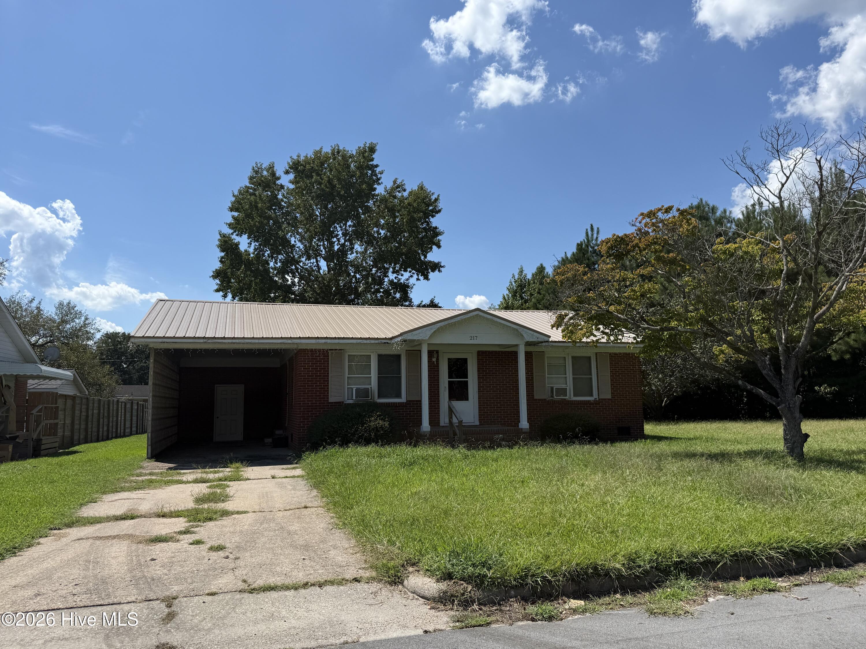 217 N Edgewood Avenue Property Photo 1