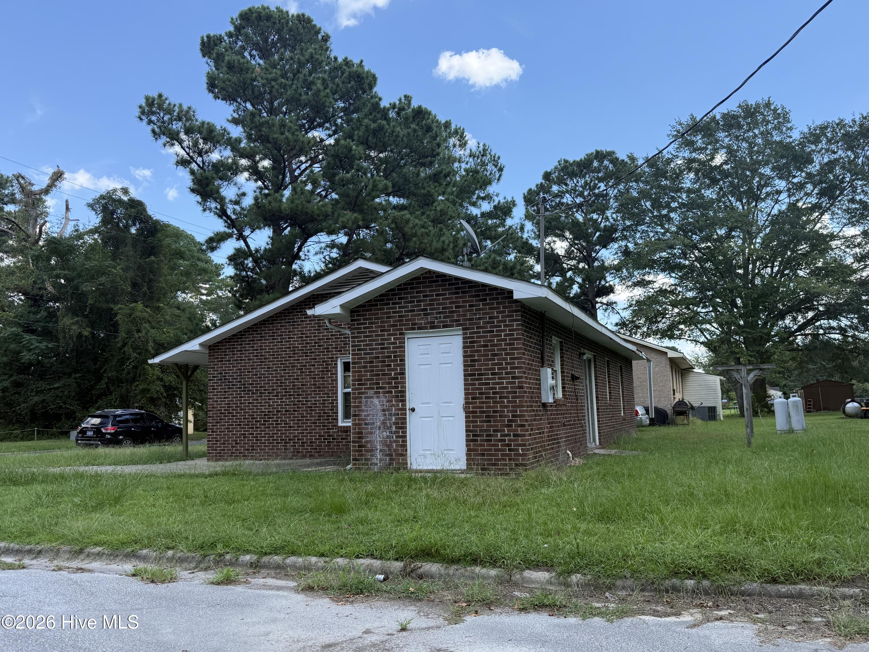 221 Faulk Street Property Photo 17