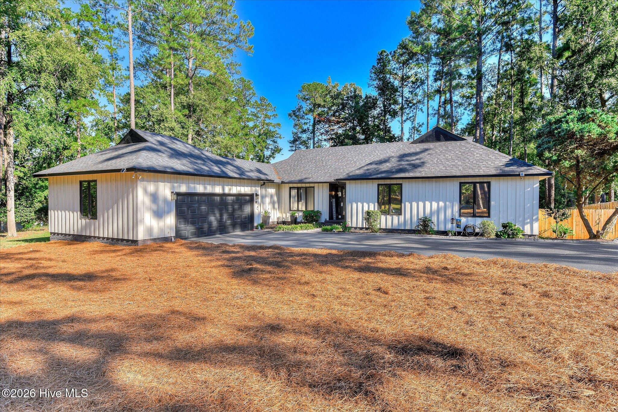 5 Woodbridge Circle Property Photo 1
