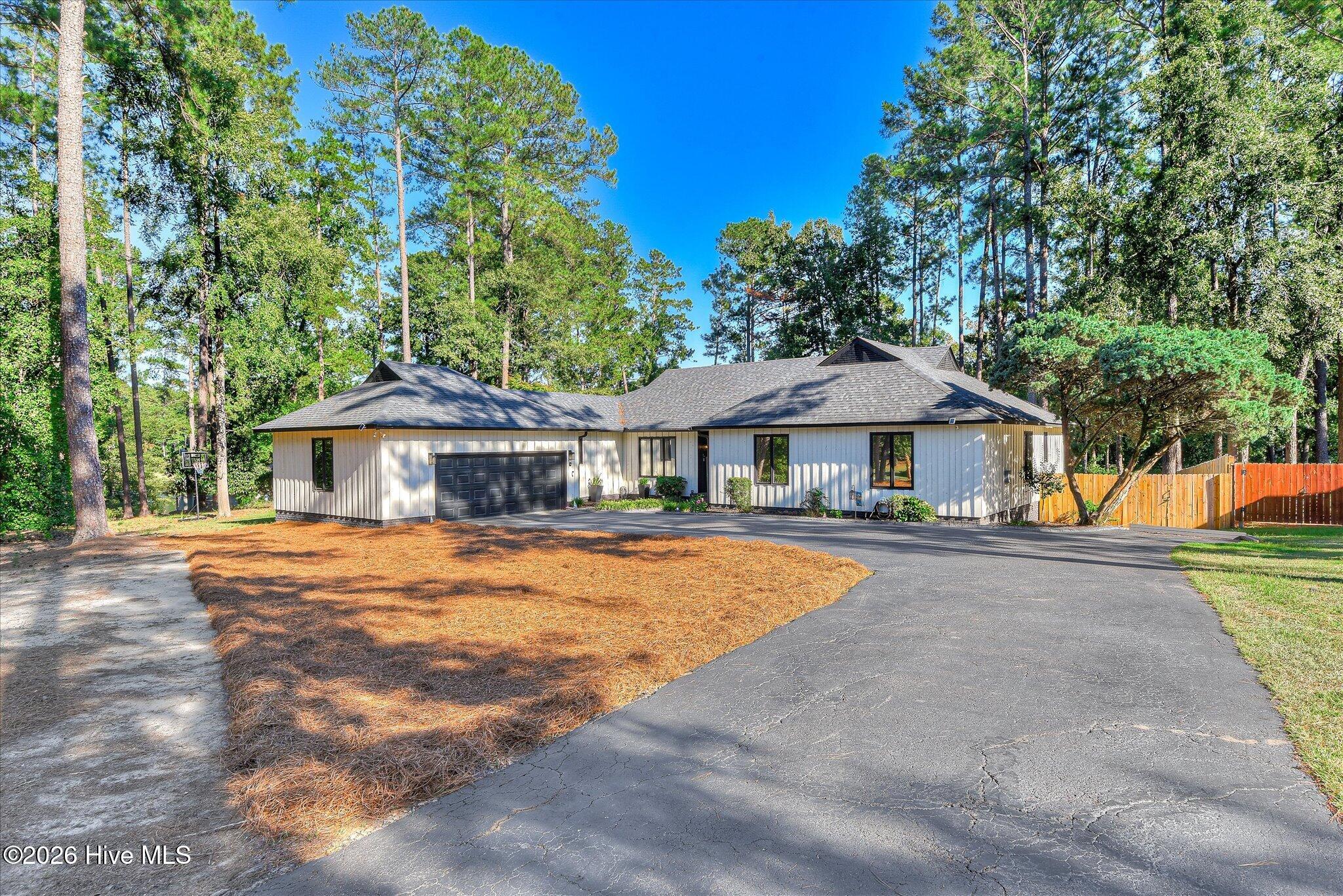 5 Woodbridge Circle Property Photo 2