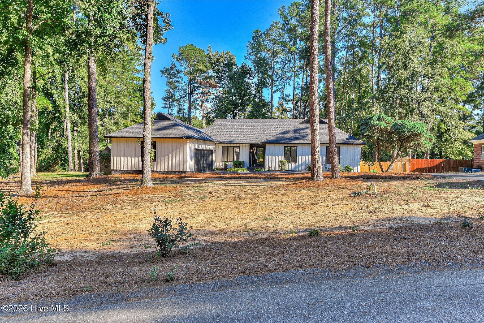 5 Woodbridge Circle Property Photo 4