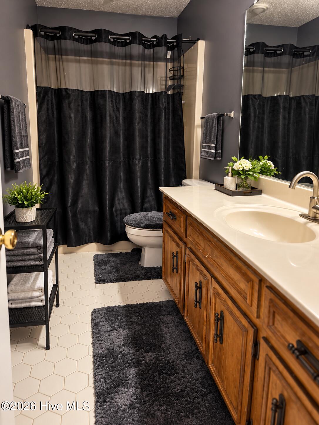 2234 Woodbluff Way Property Photo 13