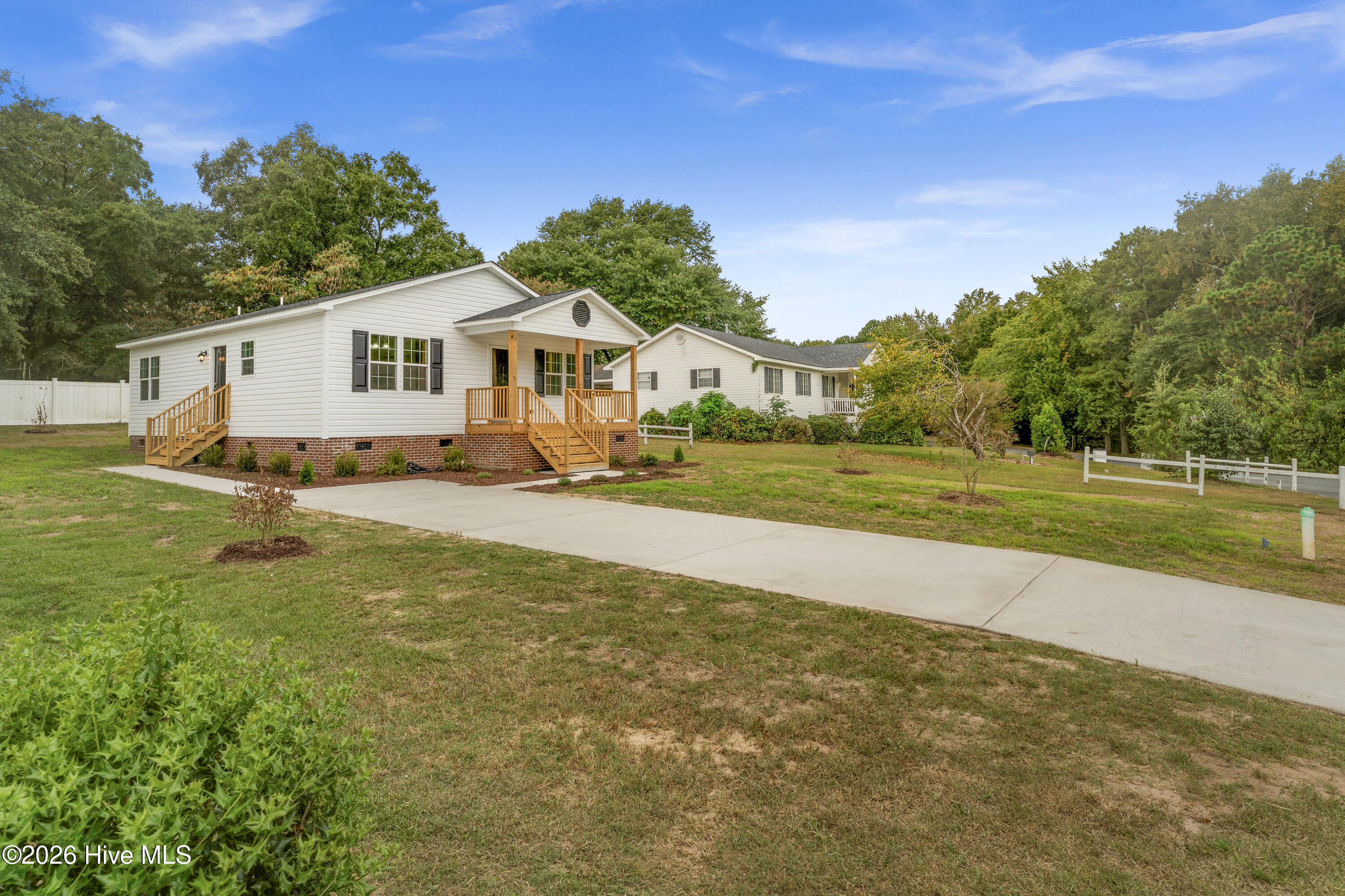603 Ashford Drive Property Photo 2