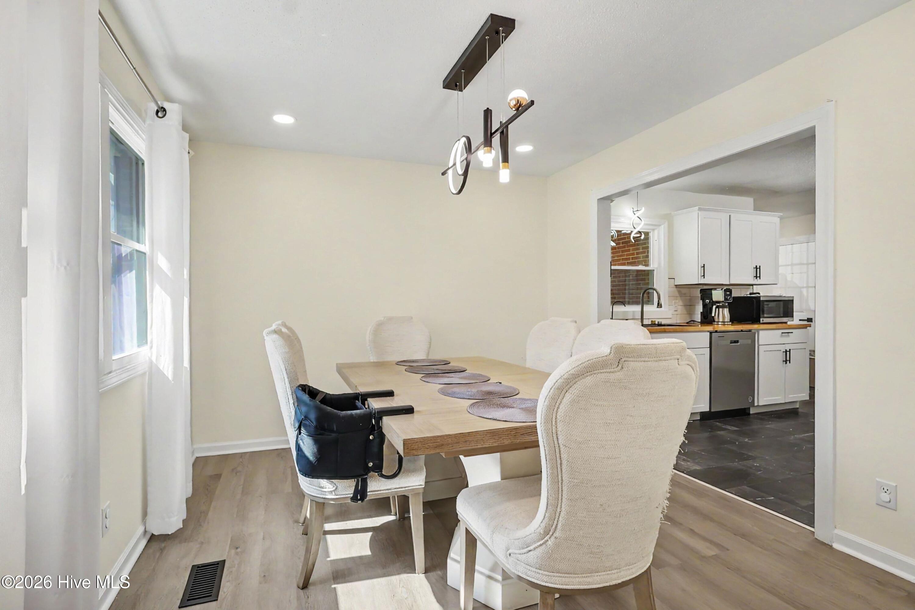 5326 Yadkin Road Property Photo 4
