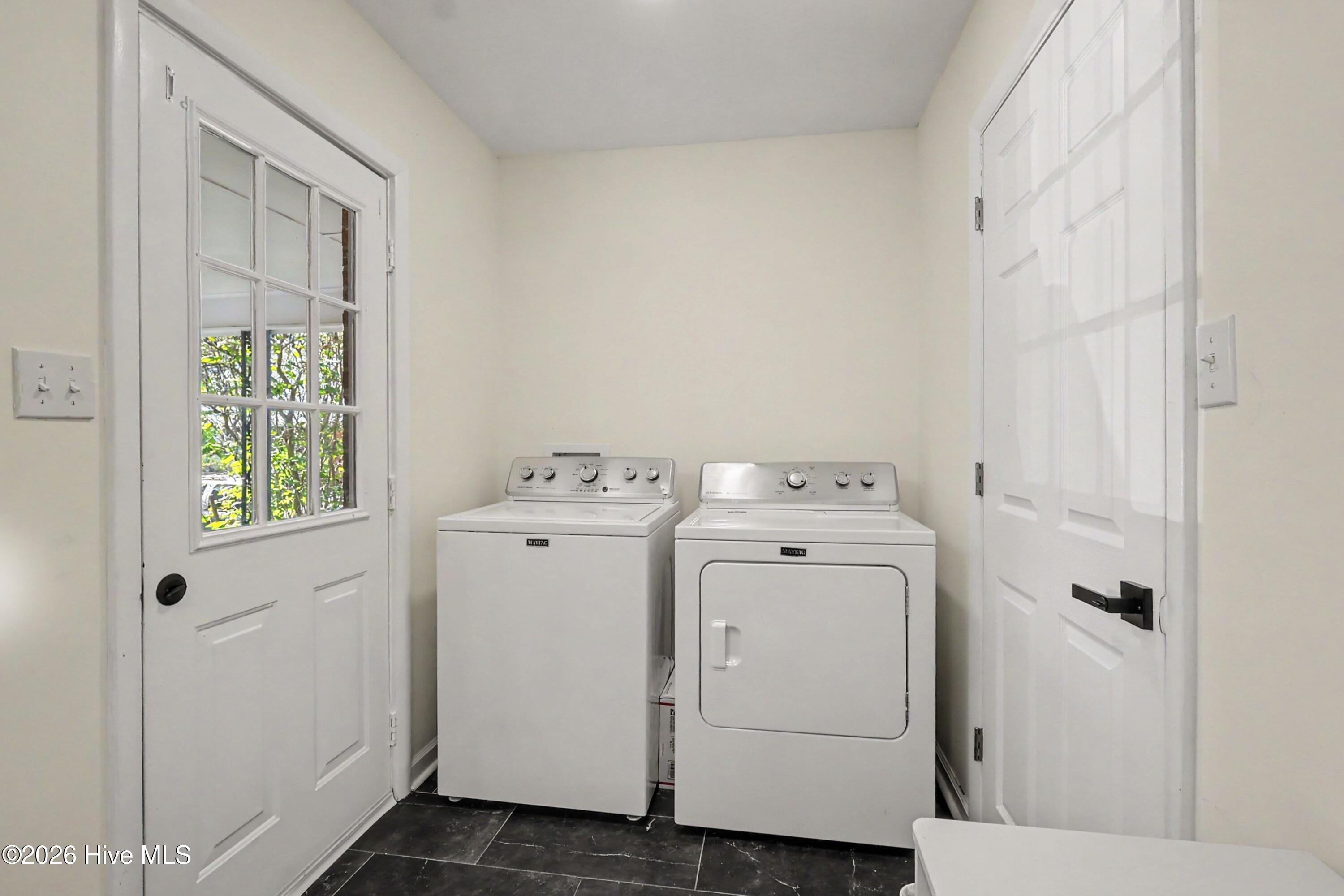 5326 Yadkin Road Property Photo 17