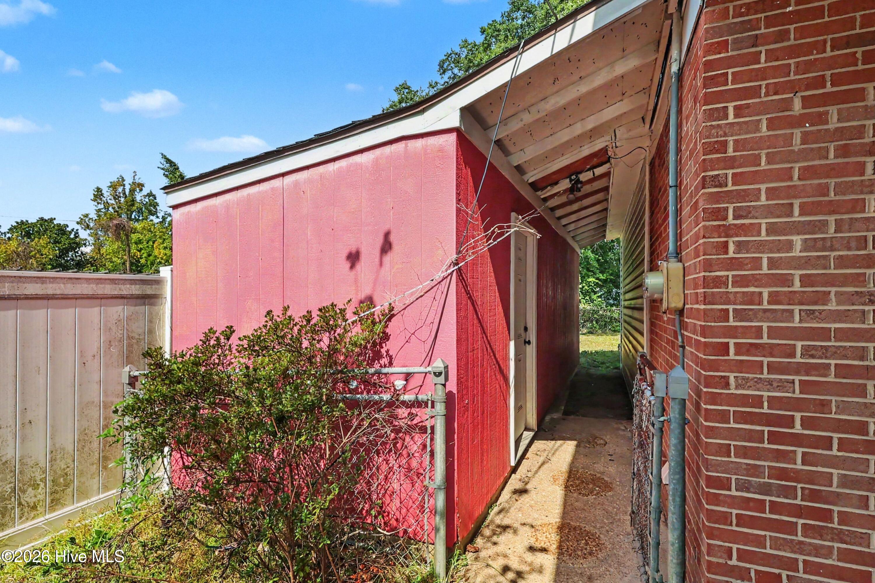 5326 Yadkin Road Property Photo 18