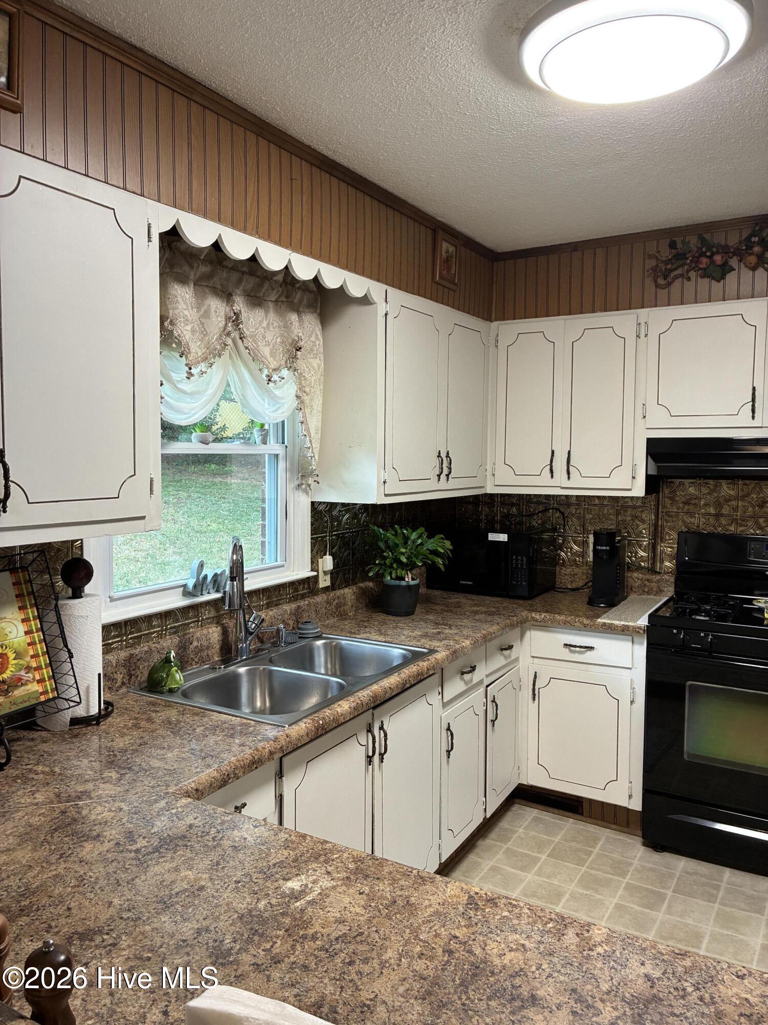 403 E Tennessee Avenue Property Photo 18