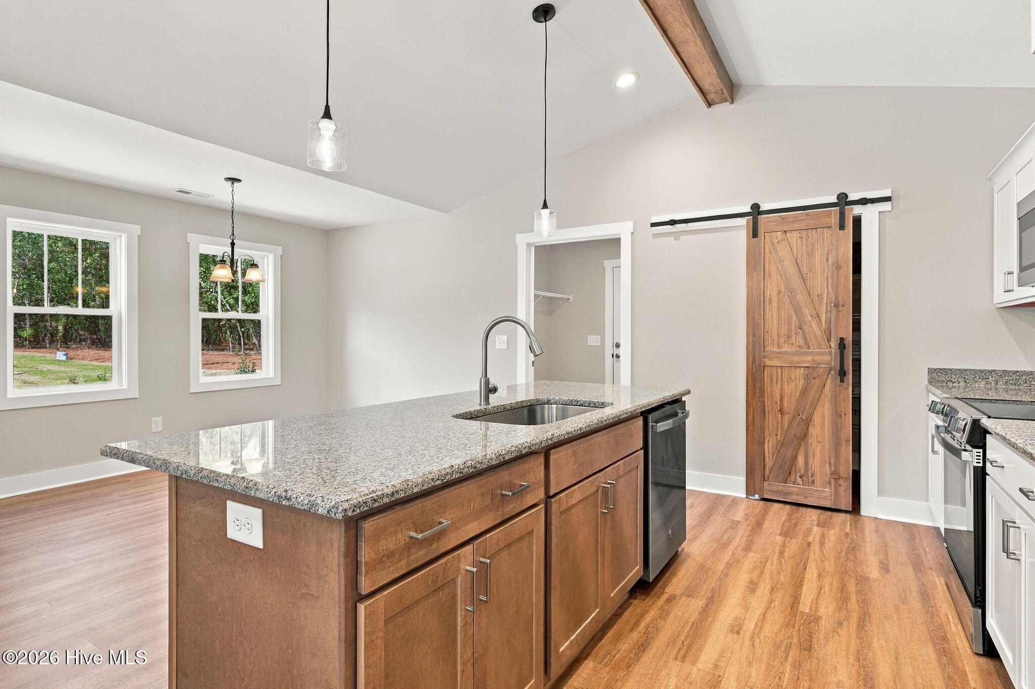 110 Park Avenue Property Photo 25