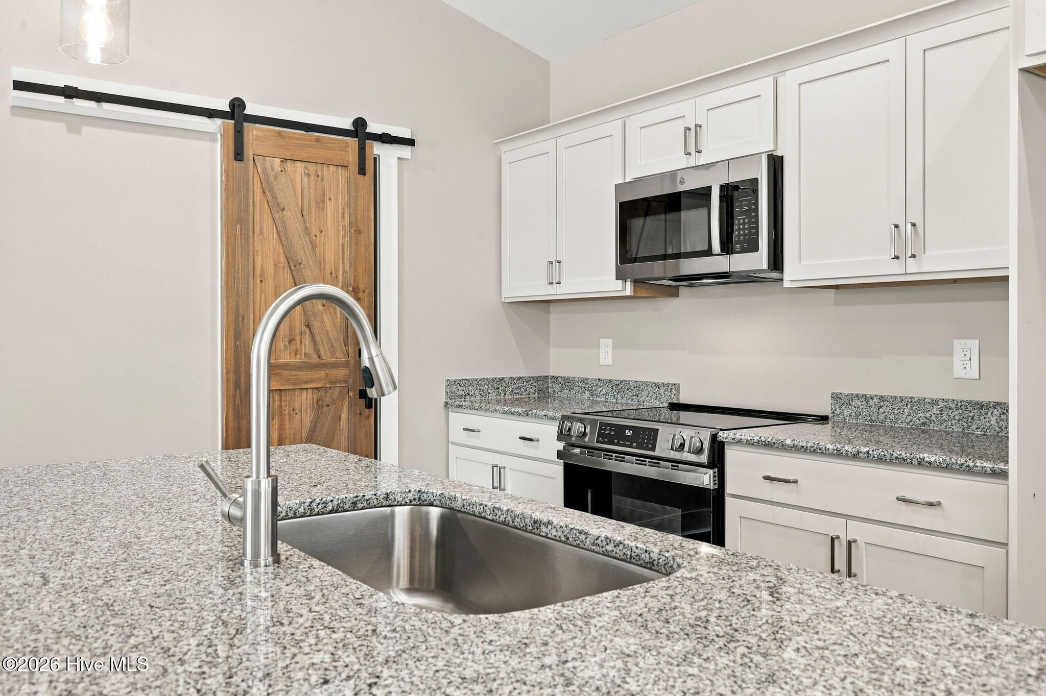 110 Park Avenue Property Photo 27