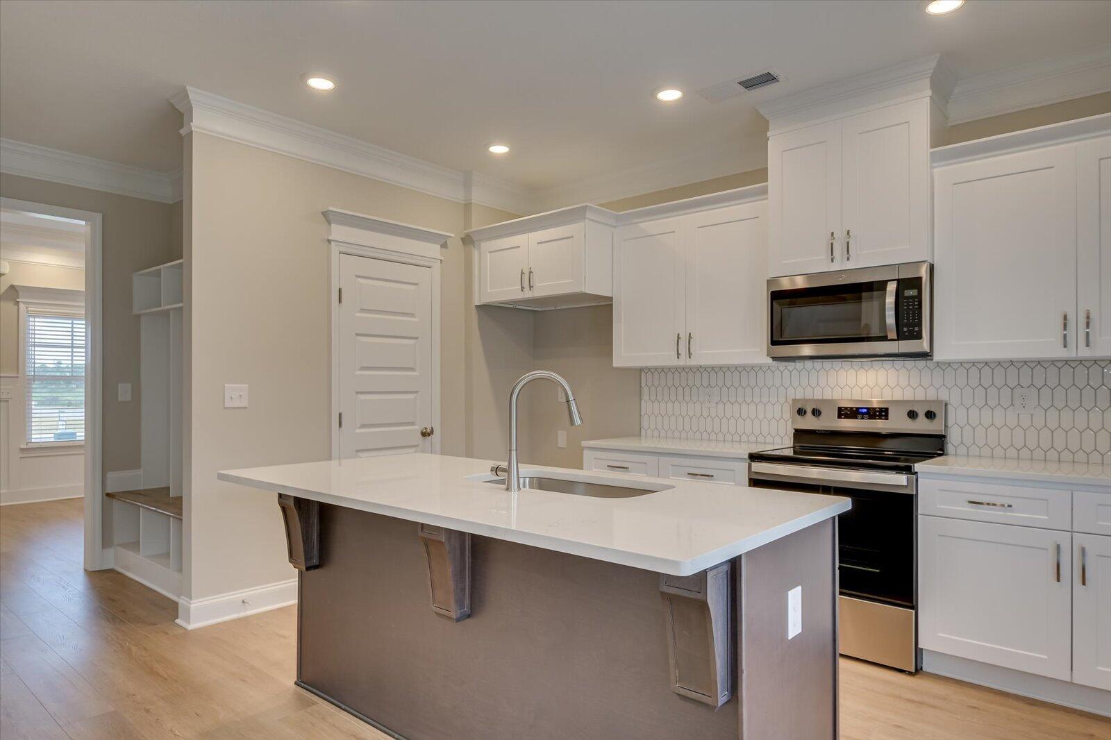 759 Bronze Way Property Photo 8